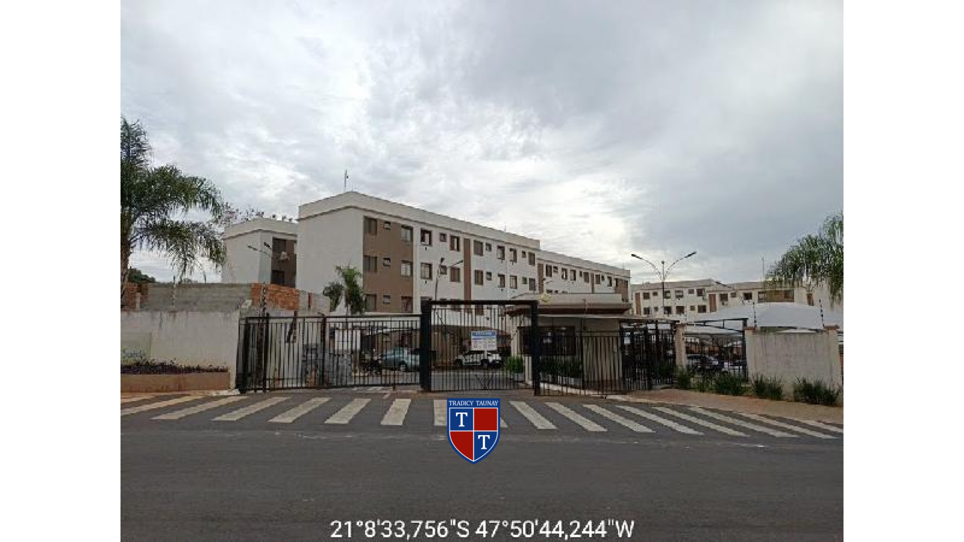 APARTAMENTO em LAR SUECIA