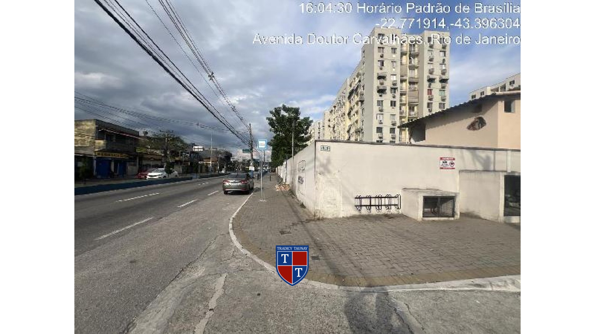 APARTAMENTO em CENTRO