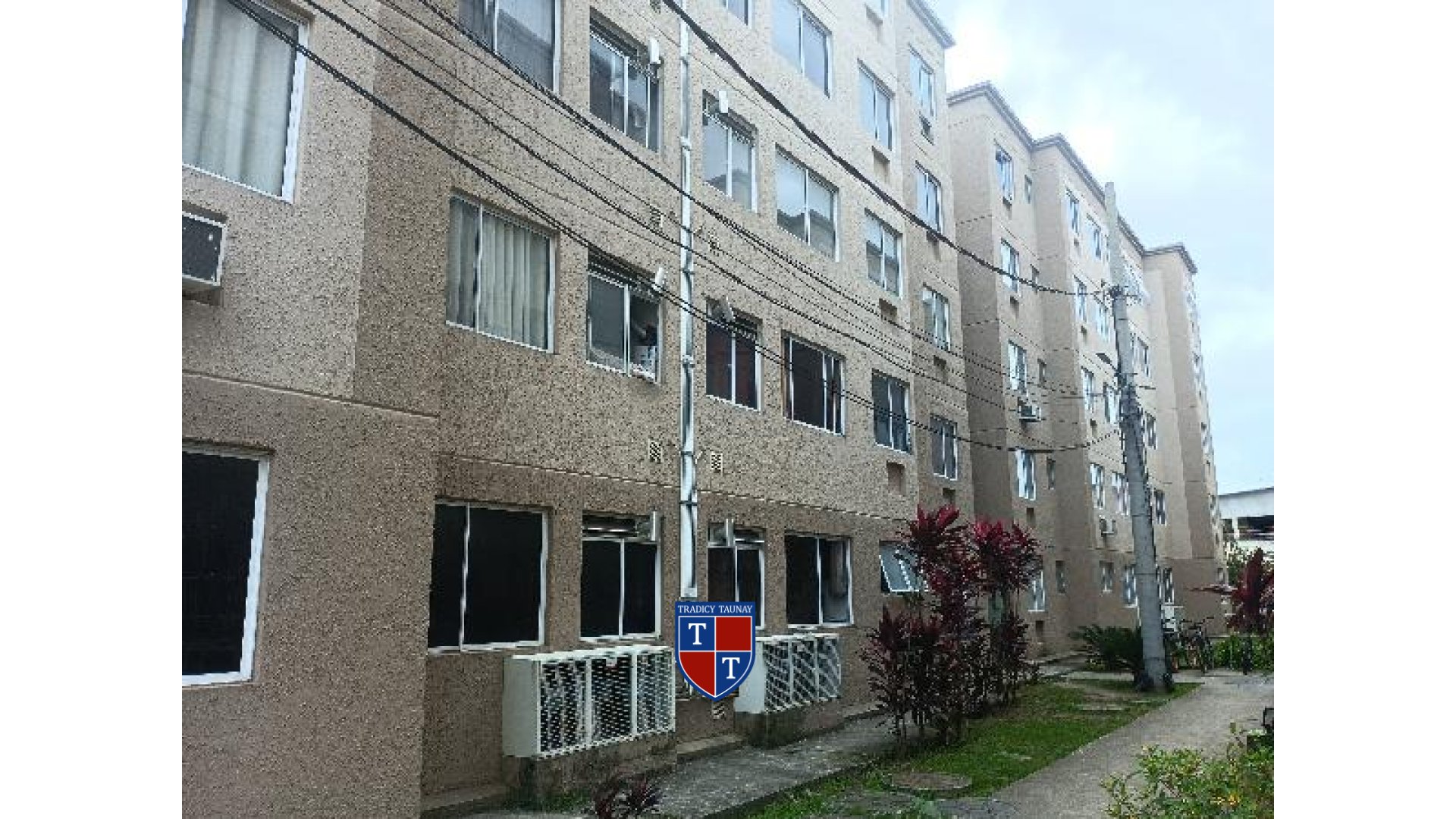 APARTAMENTO em SANTA CRUZ