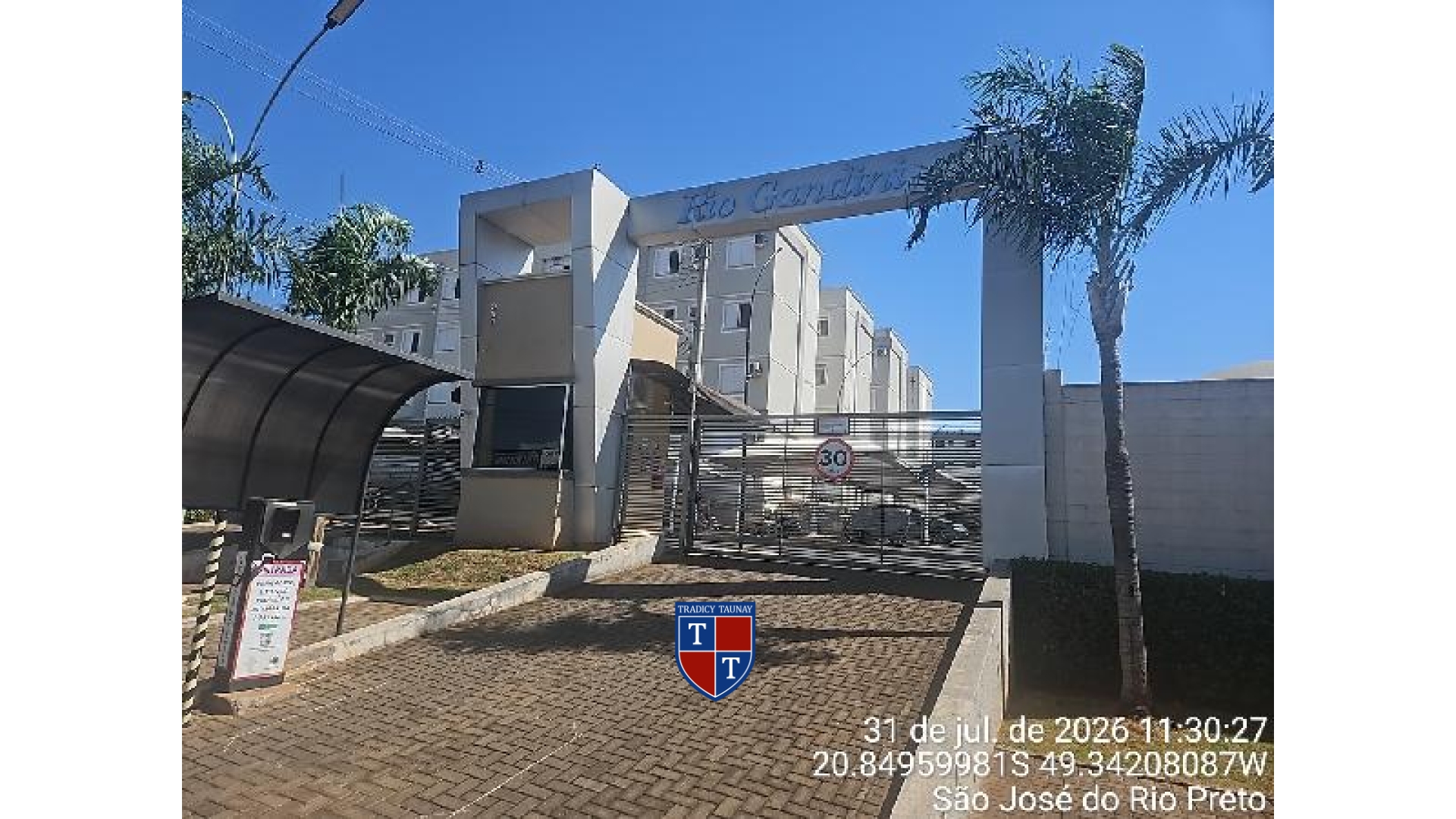 APARTAMENTO em VILA TONINHO
