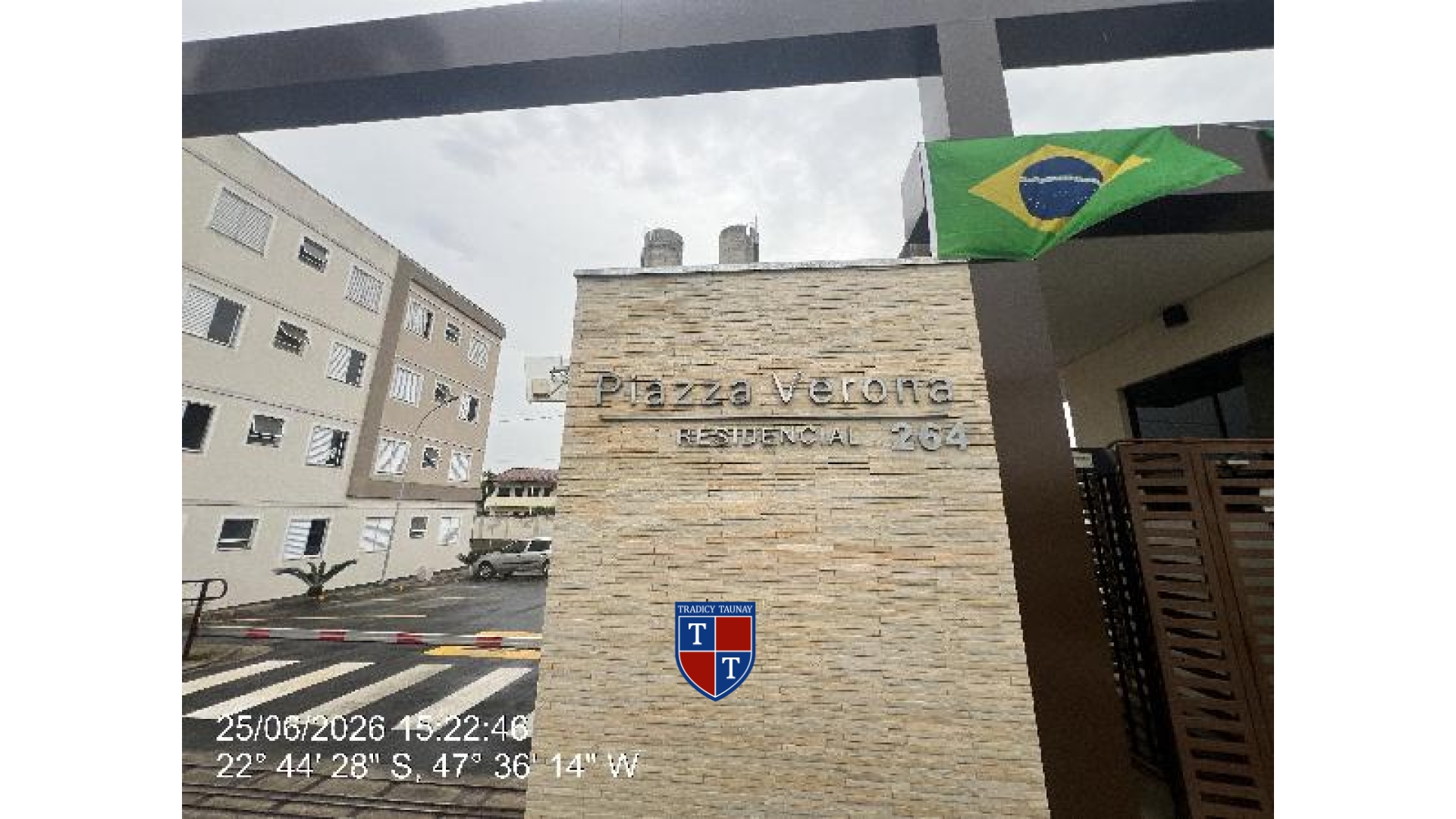 APARTAMENTO em DOIS CORREGOS