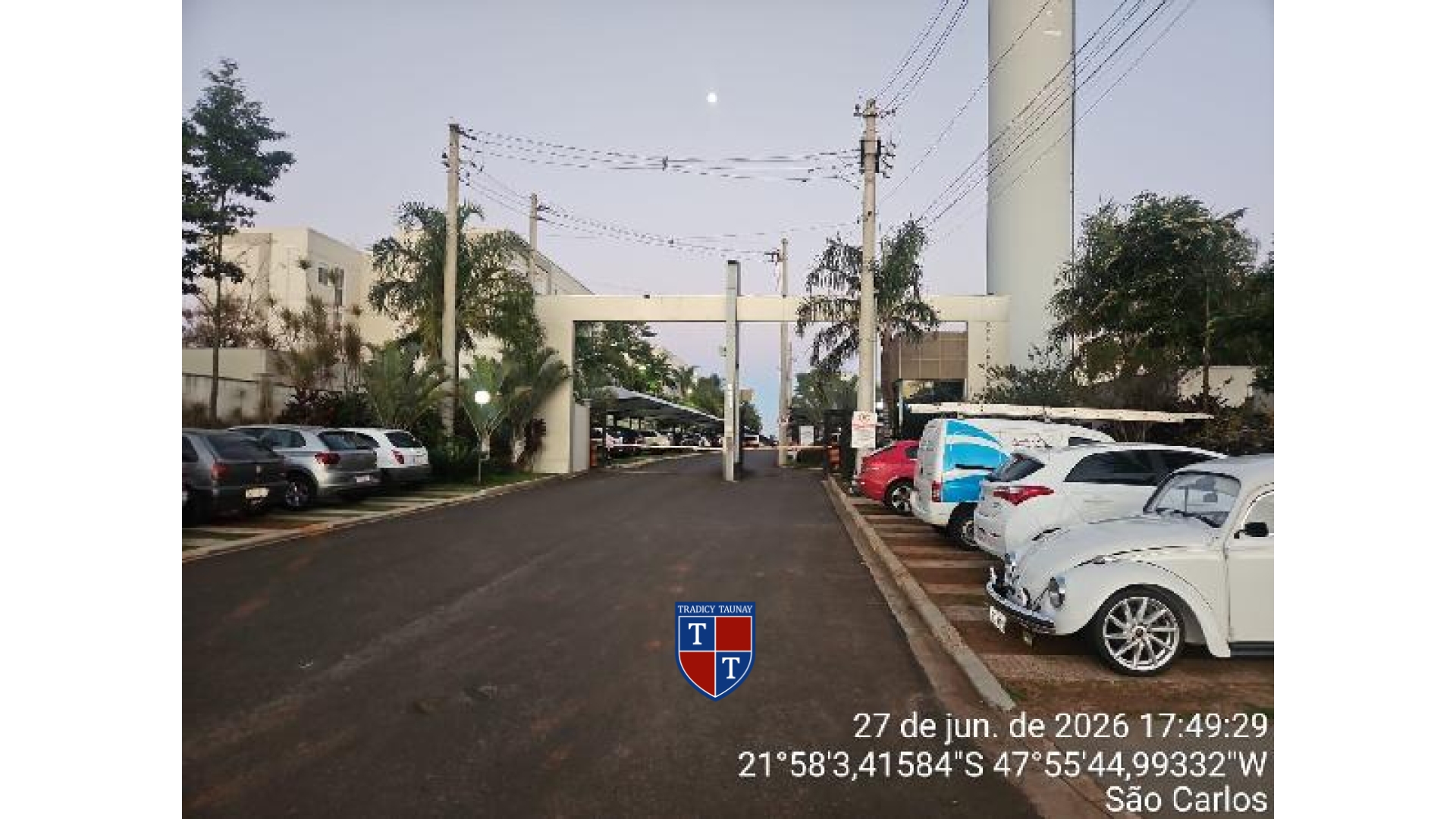 APARTAMENTO em JARDIM JOCKEY CLUBE