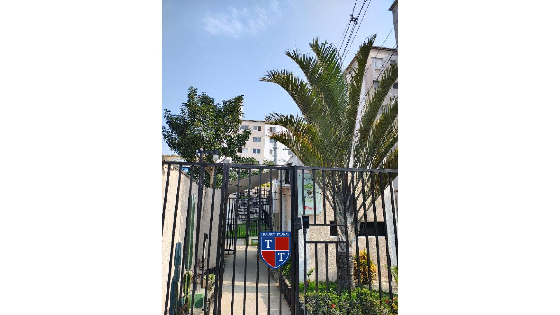 Foto 1 de APARTAMENTO em MONJOLOS - Imóvel Retomado Caixa