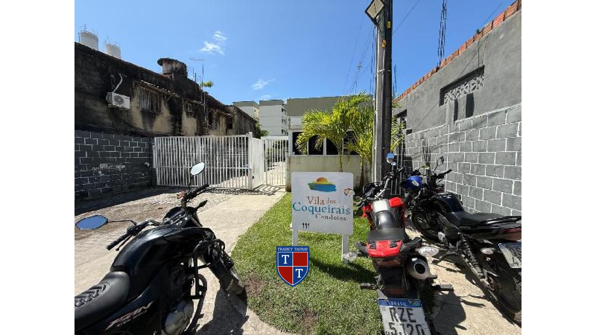 APARTAMENTO em CANDEIAS