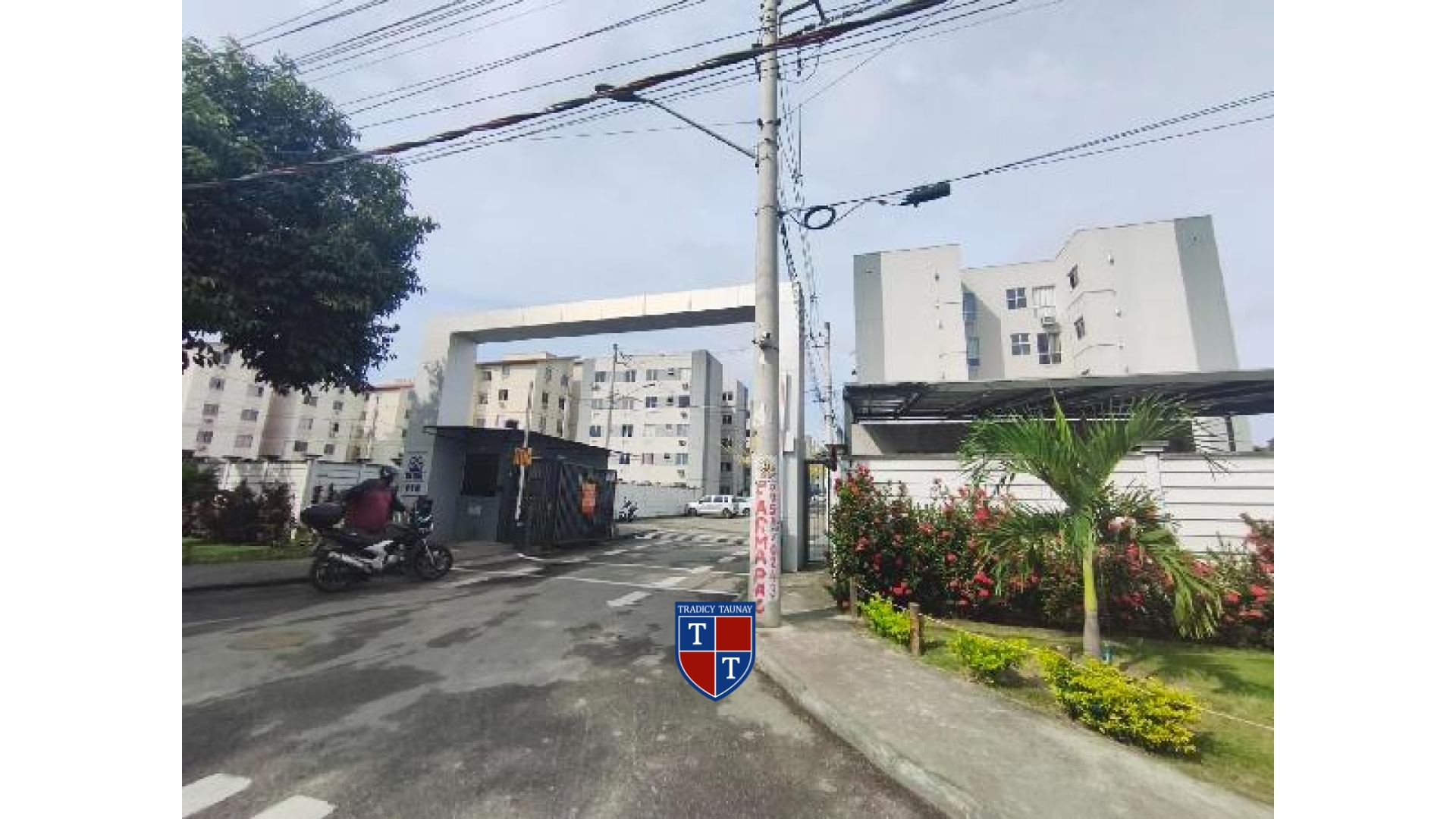 APARTAMENTO em SANTA CRUZ