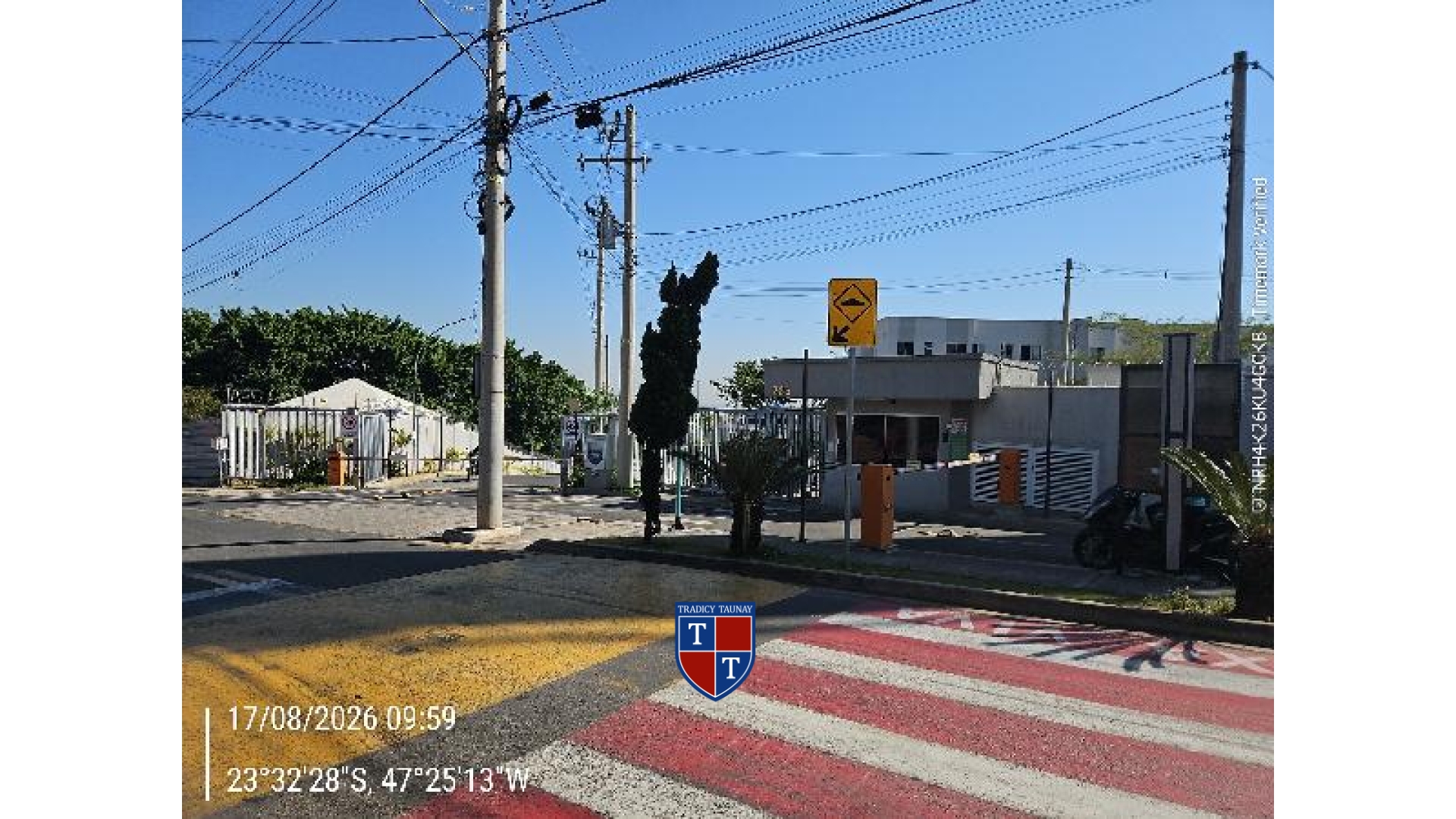 APARTAMENTO em JARDIM ARAUJO