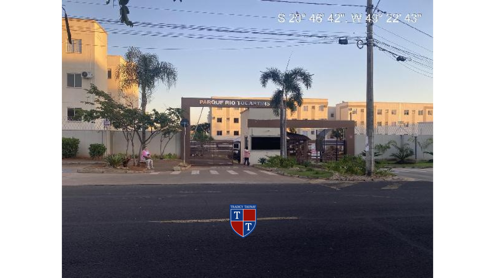 APARTAMENTO em LOTEAMENTO CLUBE V
