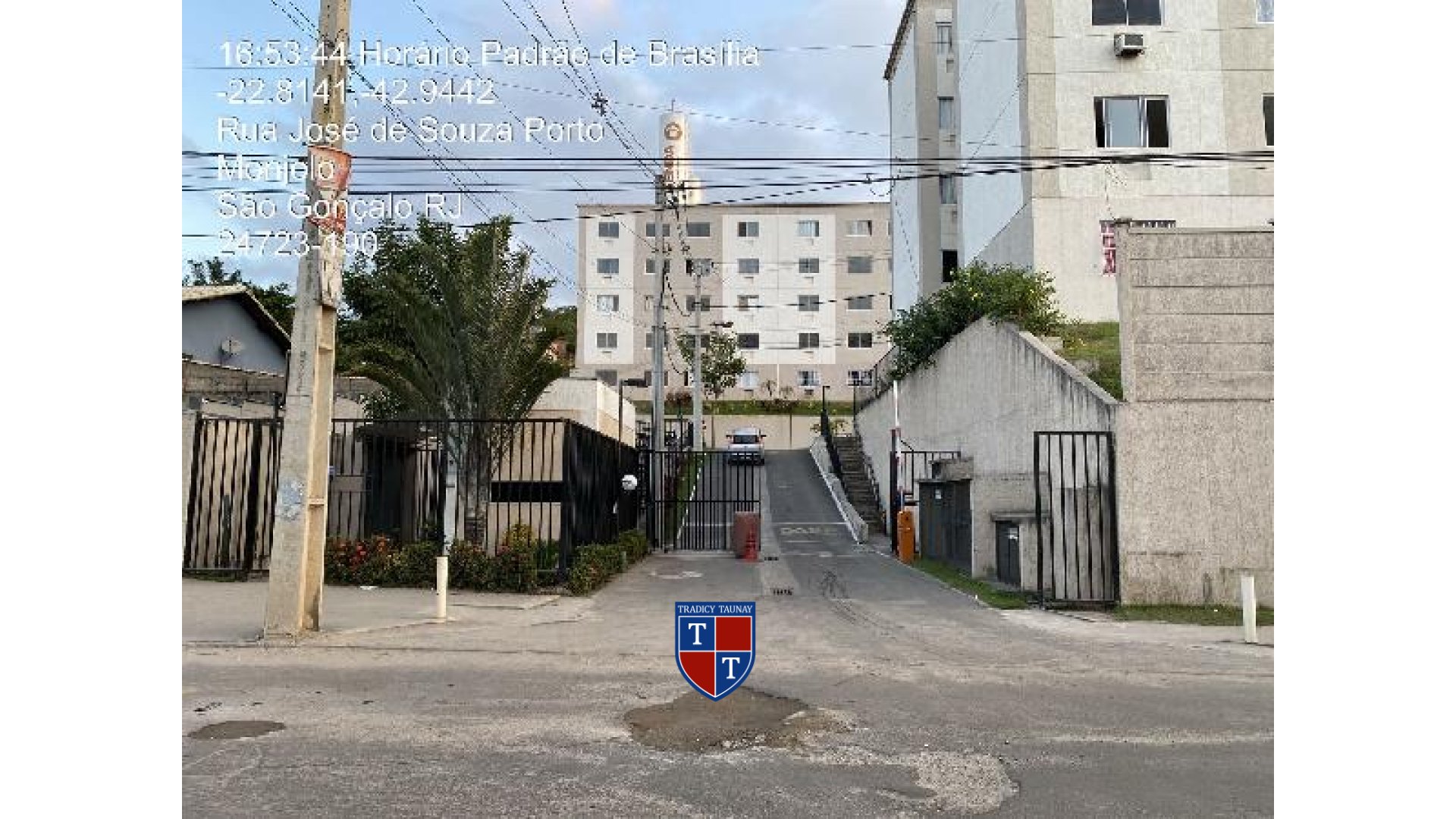 Foto 1 de APARTAMENTO em MONJOLOS - Imóvel Retomado Caixa