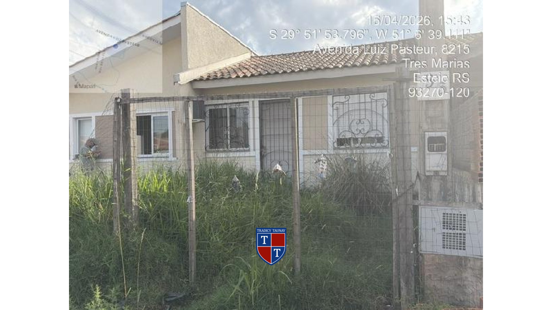 Foto 1 de CASA em TRES MARIAS - Imóvel Retomado Caixa