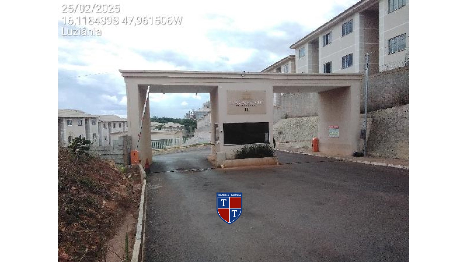Foto 1 de APARTAMENTO em FAZENDA SAIA VELHA - Imóvel Retomado Caixa