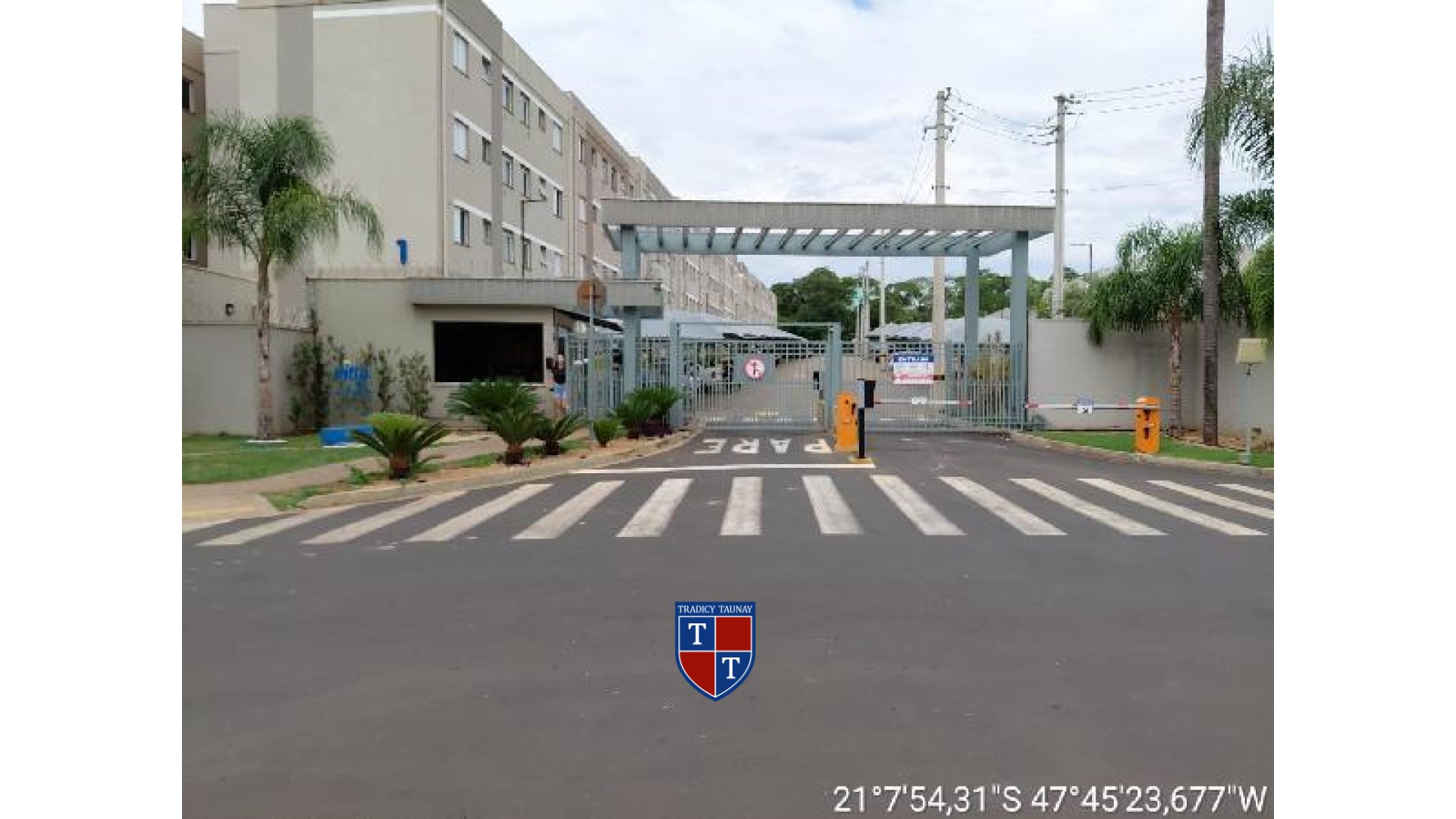 APARTAMENTO em JARDIM FLORESTAN FERNANDES