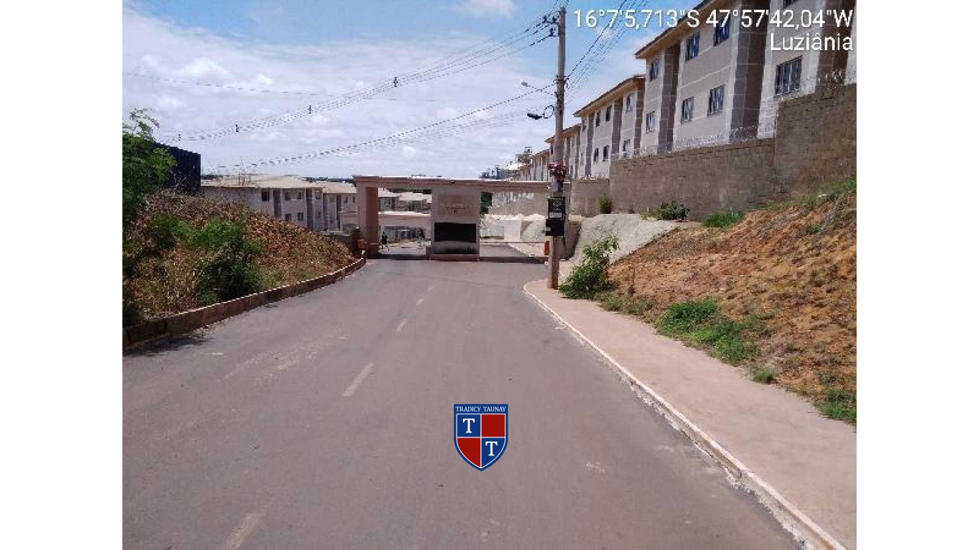 Foto 1 de APARTAMENTO em FAZENDA SAIA VELHA - Imóvel Retomado Caixa