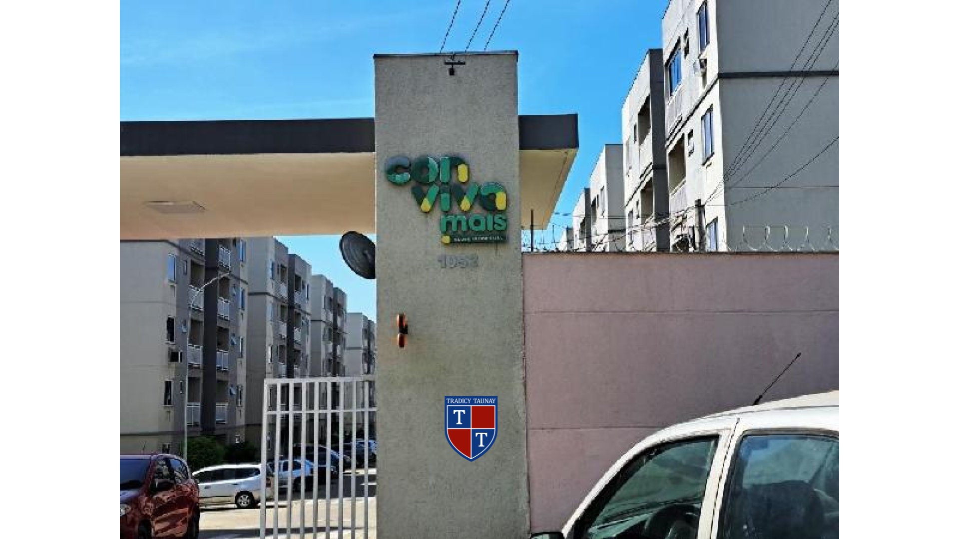 APARTAMENTO em PONTO CHIC