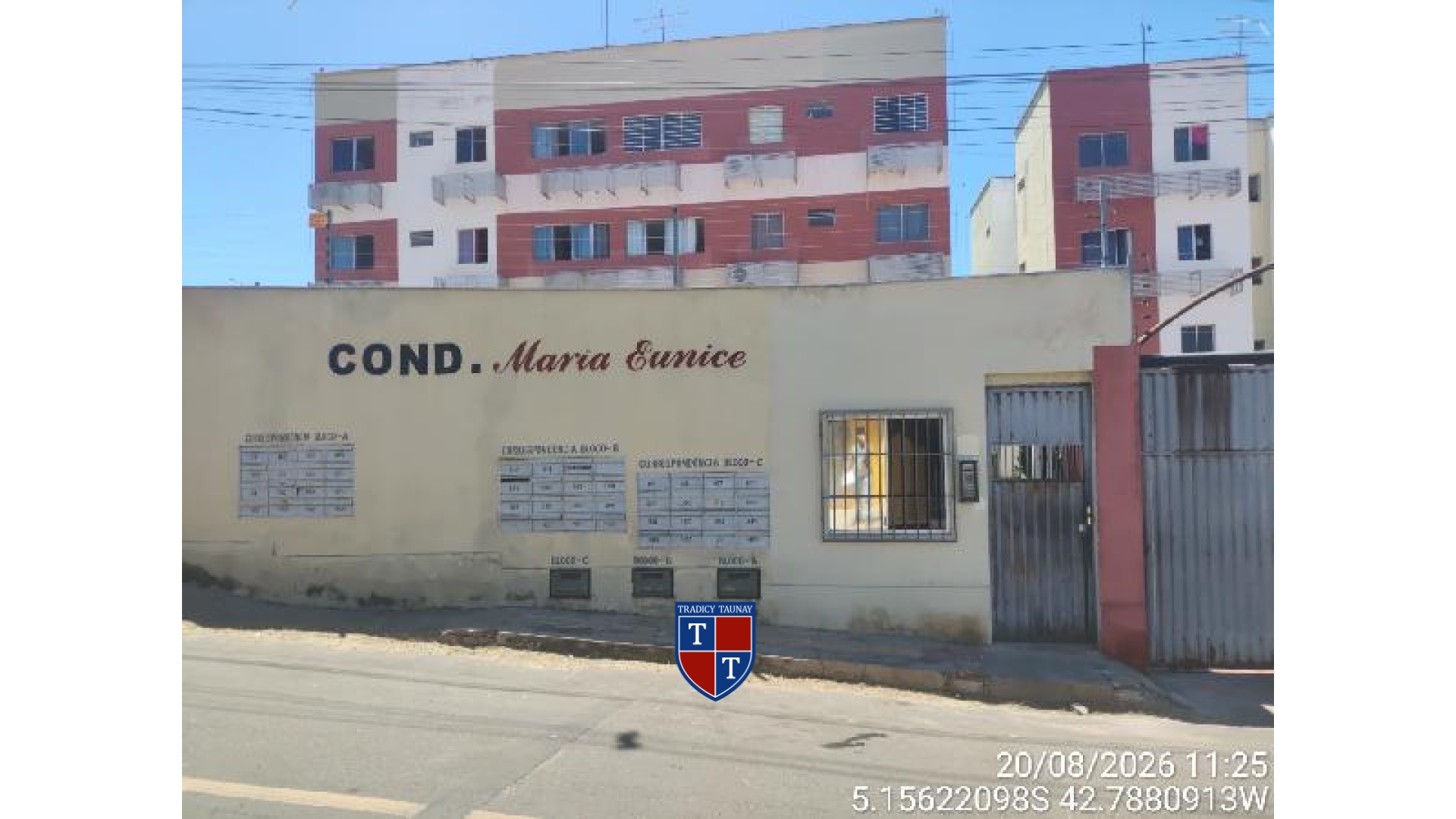 APARTAMENTO em SANTA CRUZ