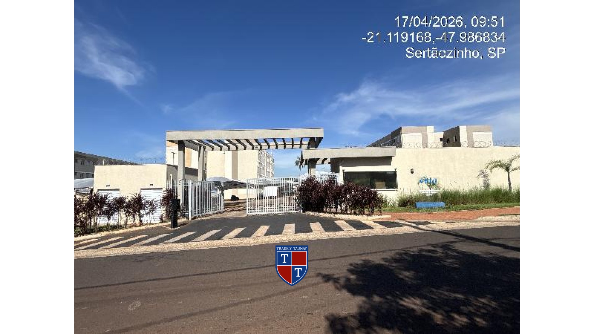 Foto 1 de APARTAMENTO em JARDIM ESMERALDA - Imóvel Retomado Caixa