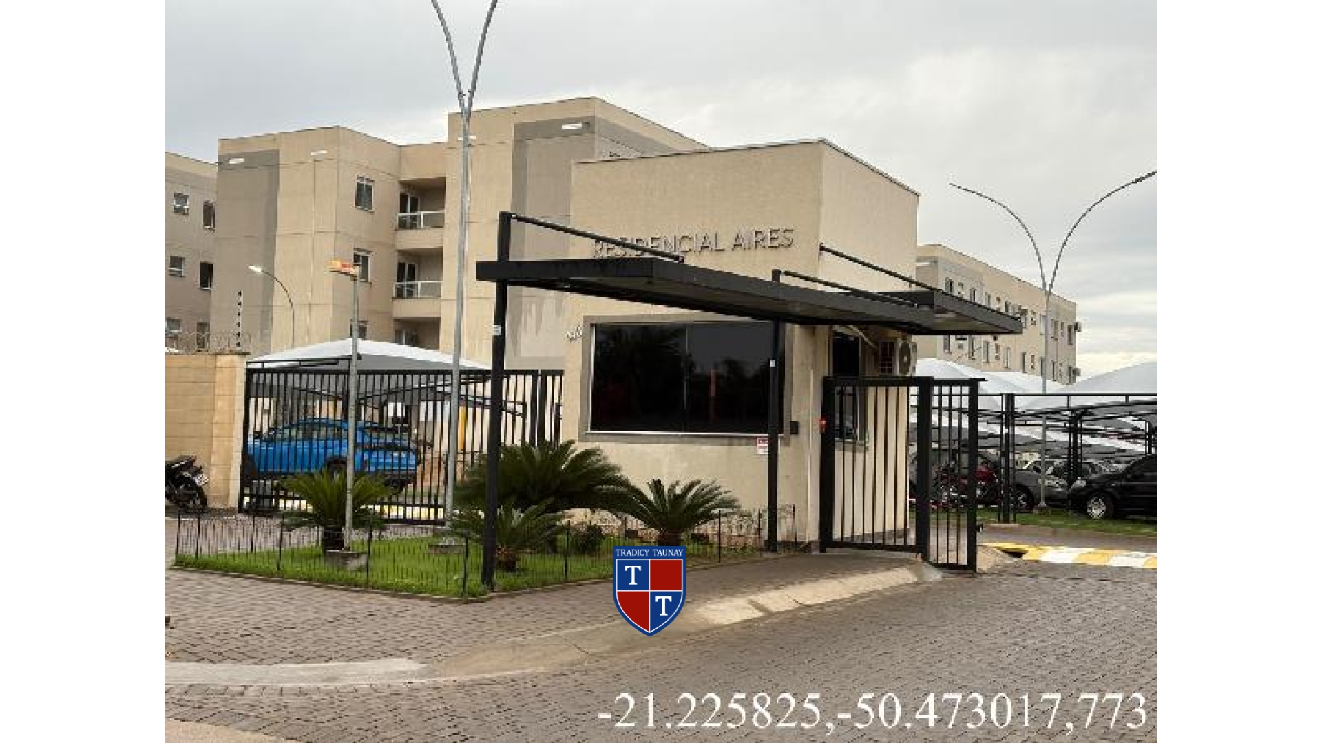 APARTAMENTO em CONJUNTO HABITACIONAL CLAUDIONOR CINTI