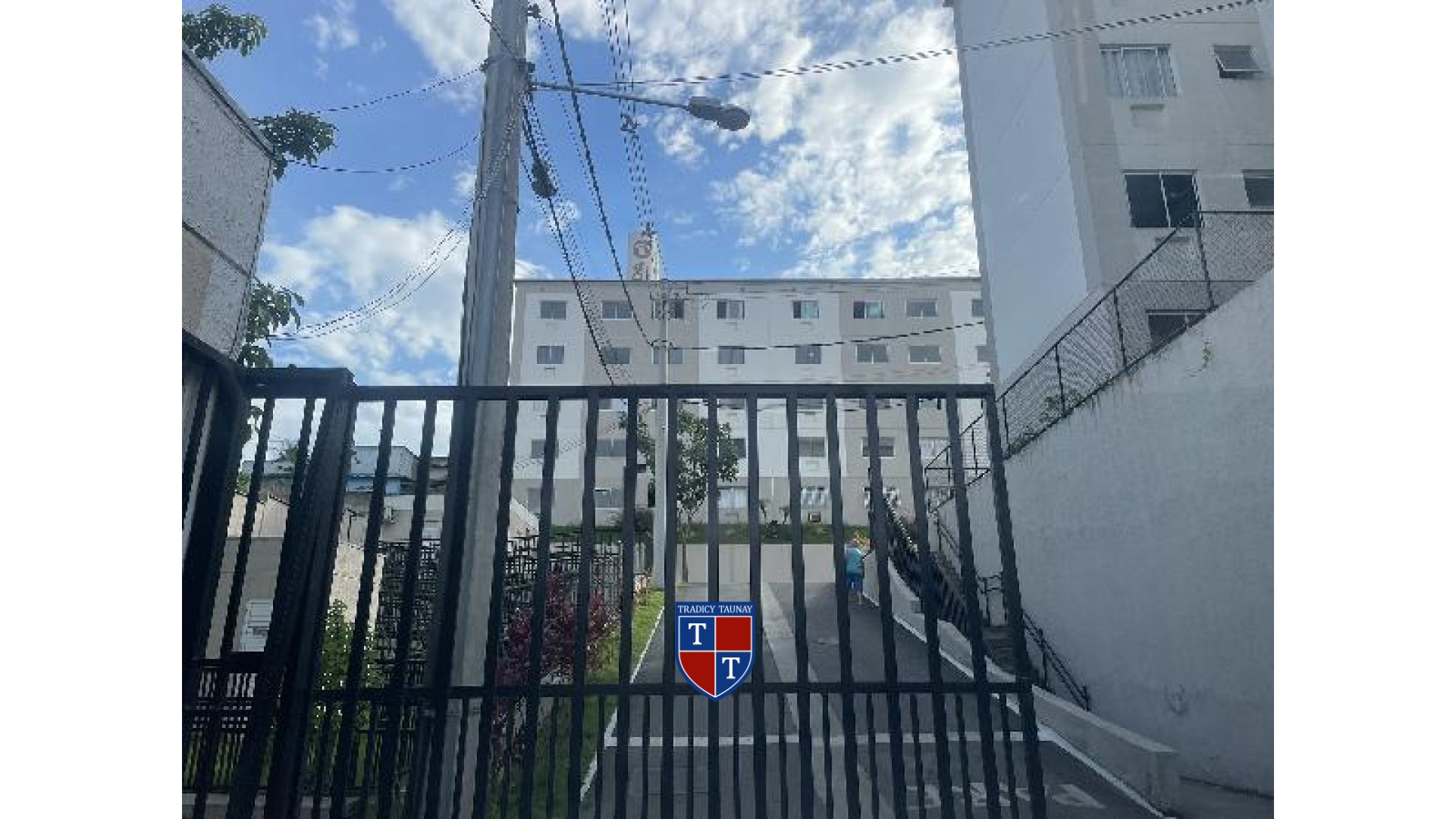 Foto 1 de APARTAMENTO em MONJOLOS - Imóvel Retomado Caixa