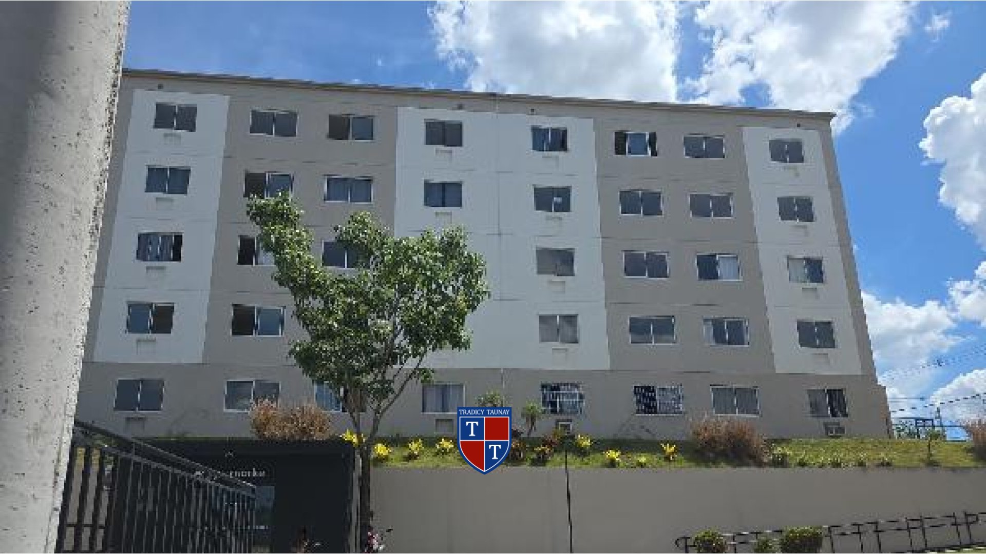 Foto 1 de APARTAMENTO em MONJOLOS - Imóvel Retomado Caixa