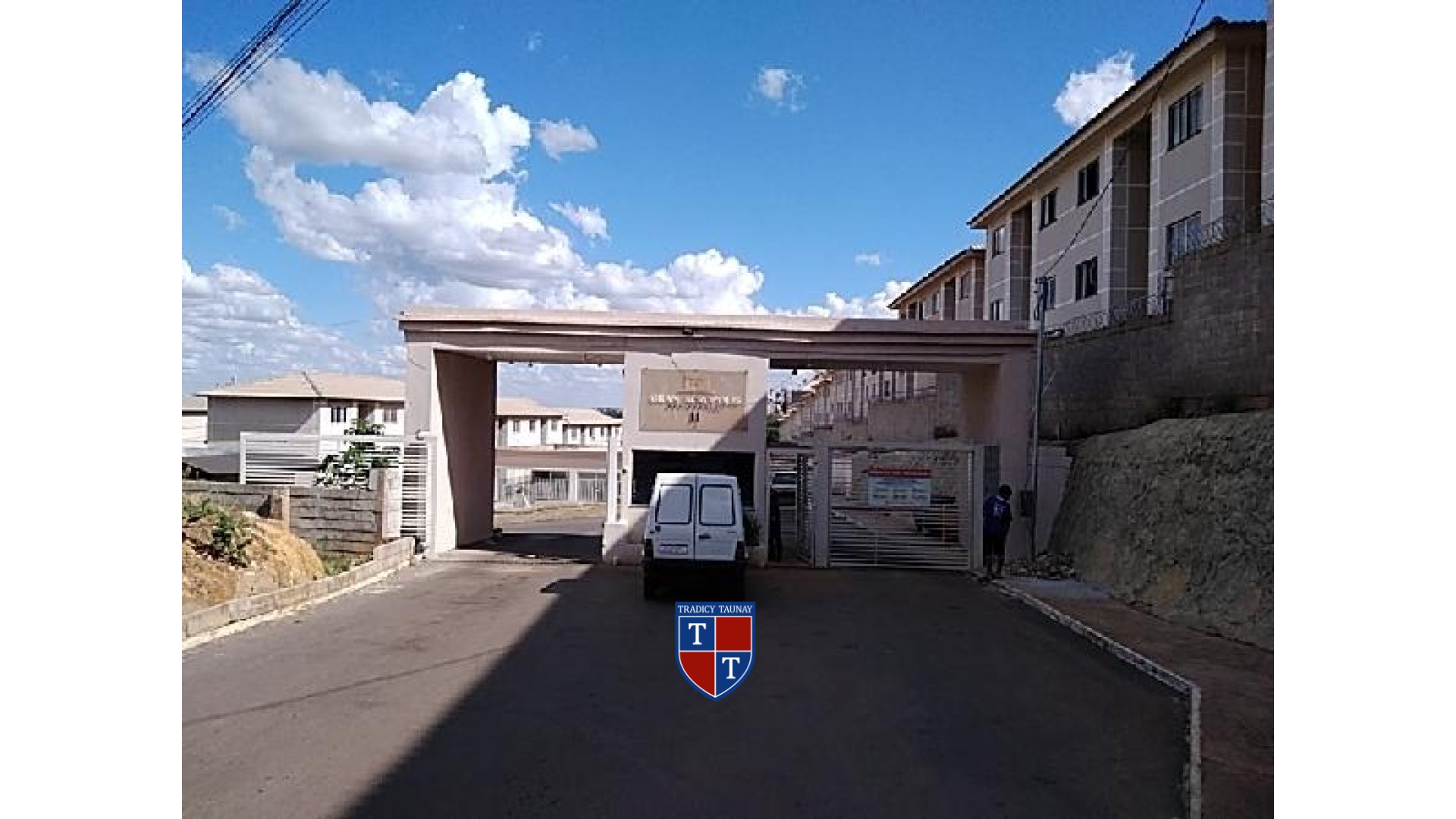 Foto 1 de APARTAMENTO em FAZENDA SAIA VELHA - Imóvel Retomado Caixa