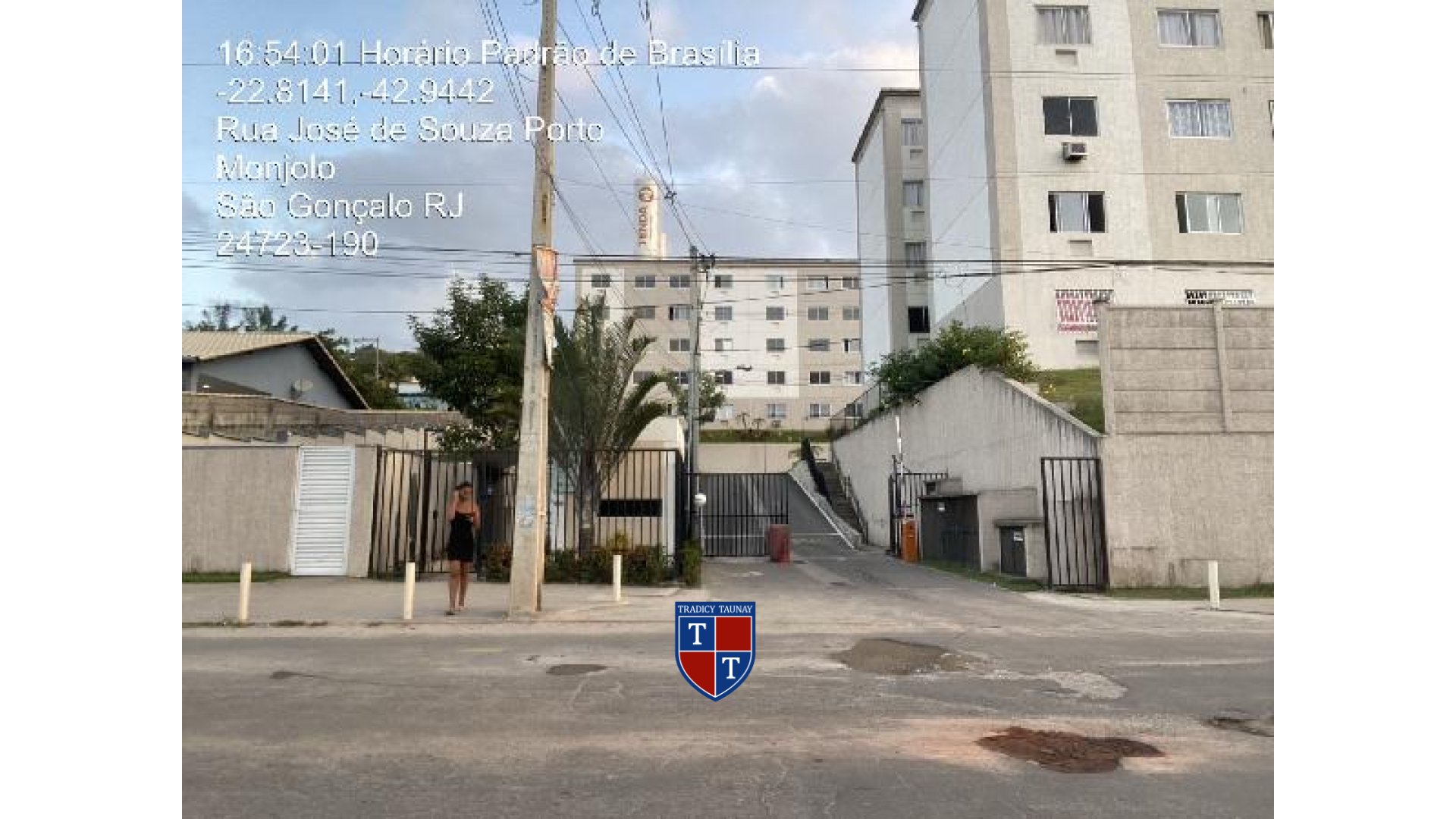 Foto 1 de APARTAMENTO em MONJOLOS - Imóvel Retomado Caixa