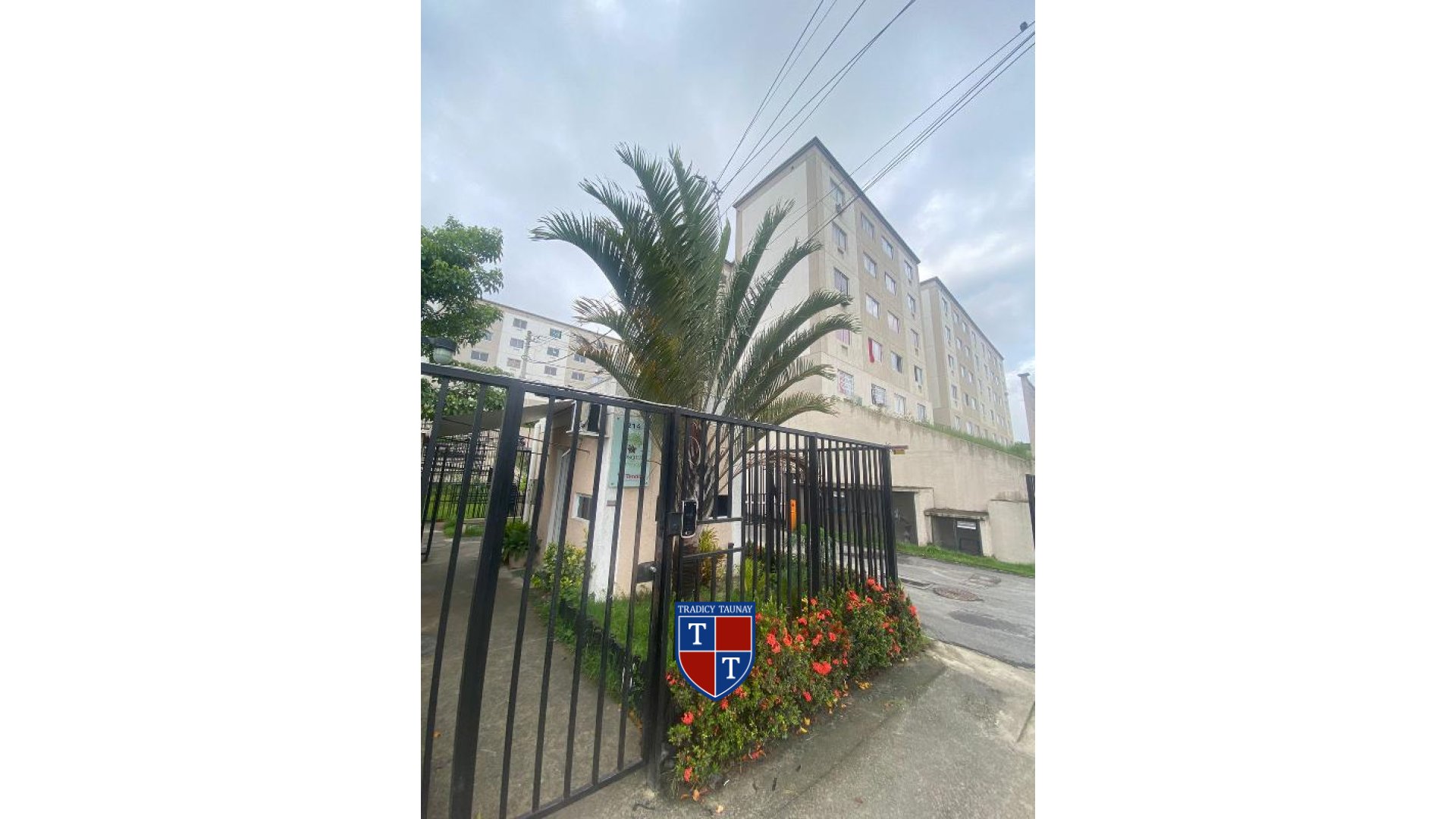 Foto 1 de APARTAMENTO em MONJOLOS - Imóvel Retomado Caixa