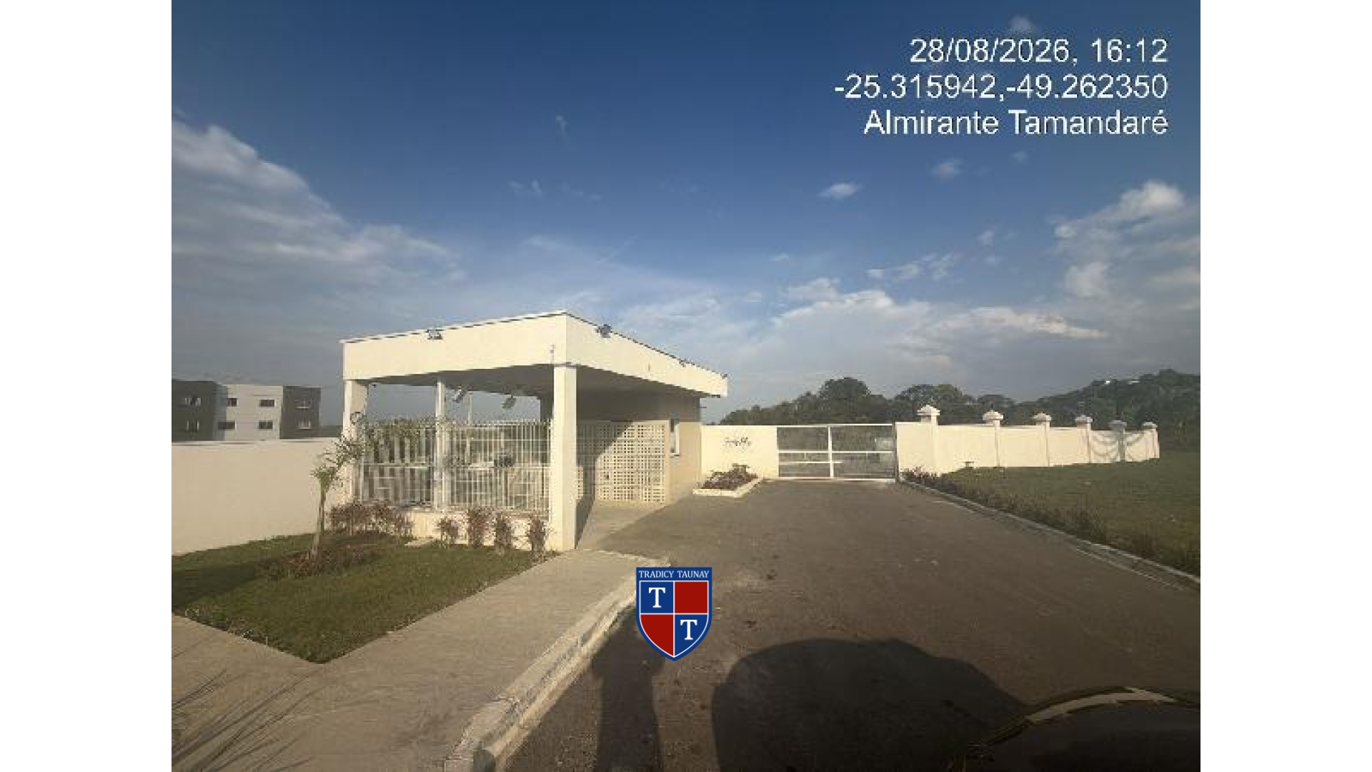 APARTAMENTO em COLONIA ANTONIO PRADO