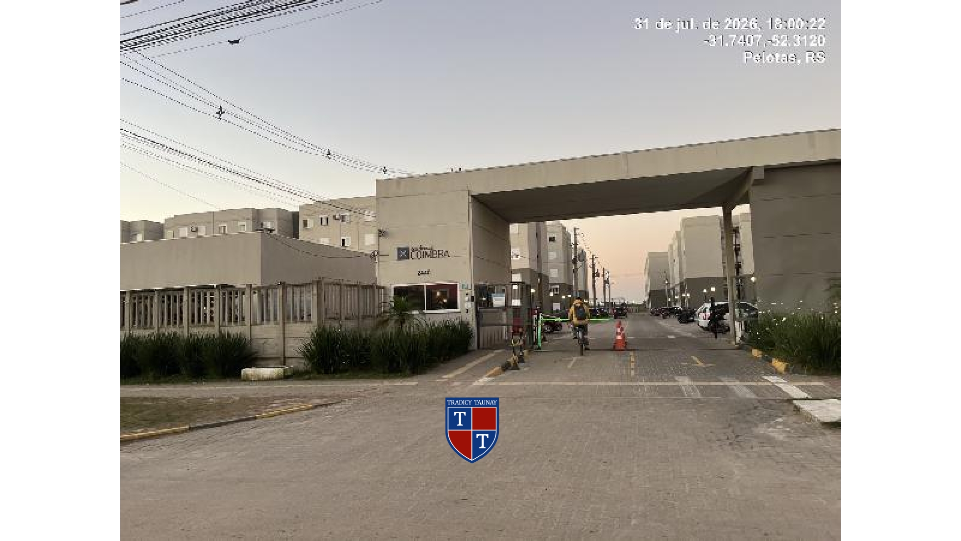 APARTAMENTO em AREAL