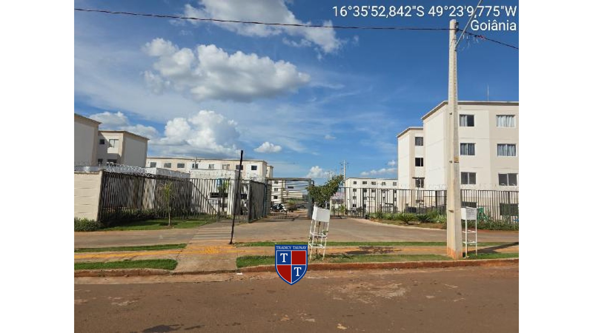 APARTAMENTO em RESIDENCIAL FLORES DO CERRADO