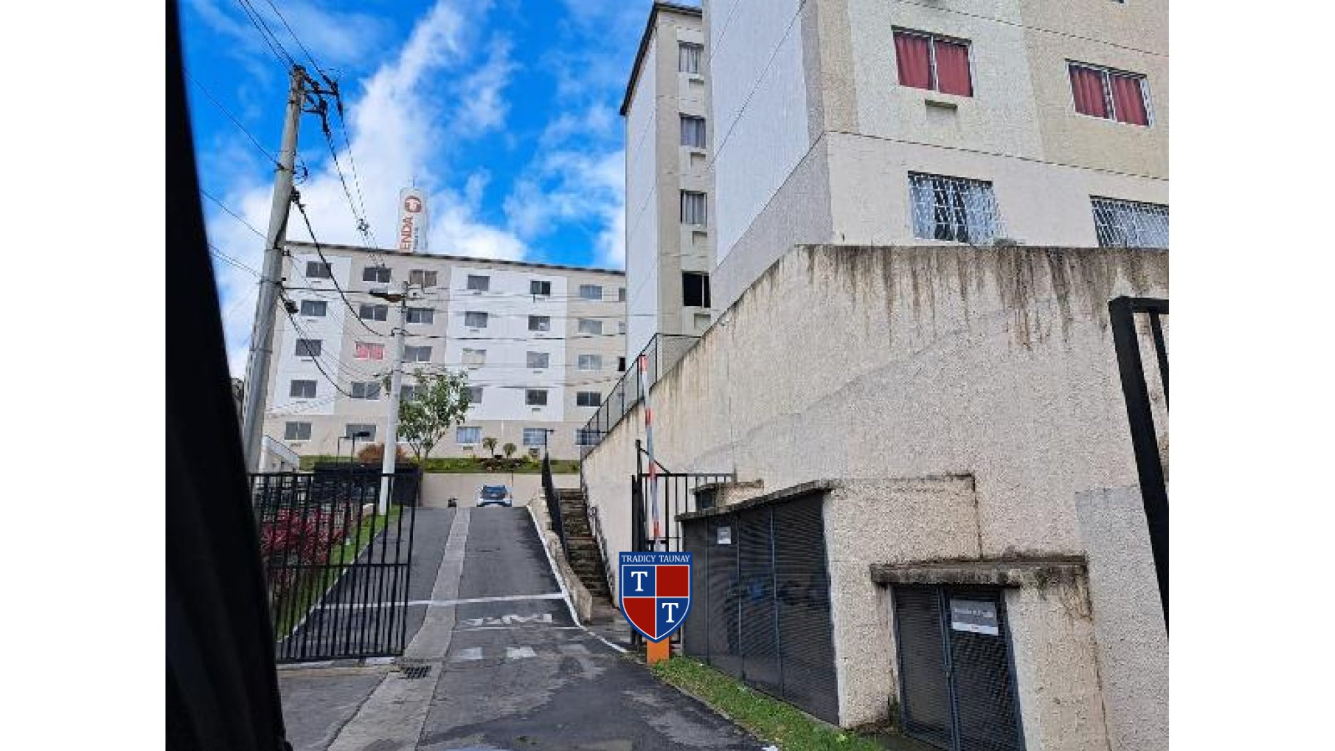 Foto 1 de APARTAMENTO em MONJOLOS - Imóvel Retomado Caixa
