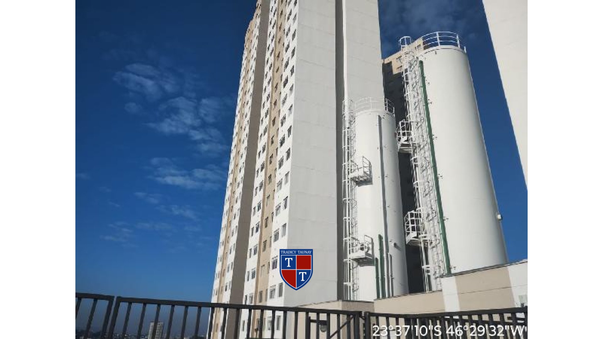 APARTAMENTO em FAZENDA DA JUTA