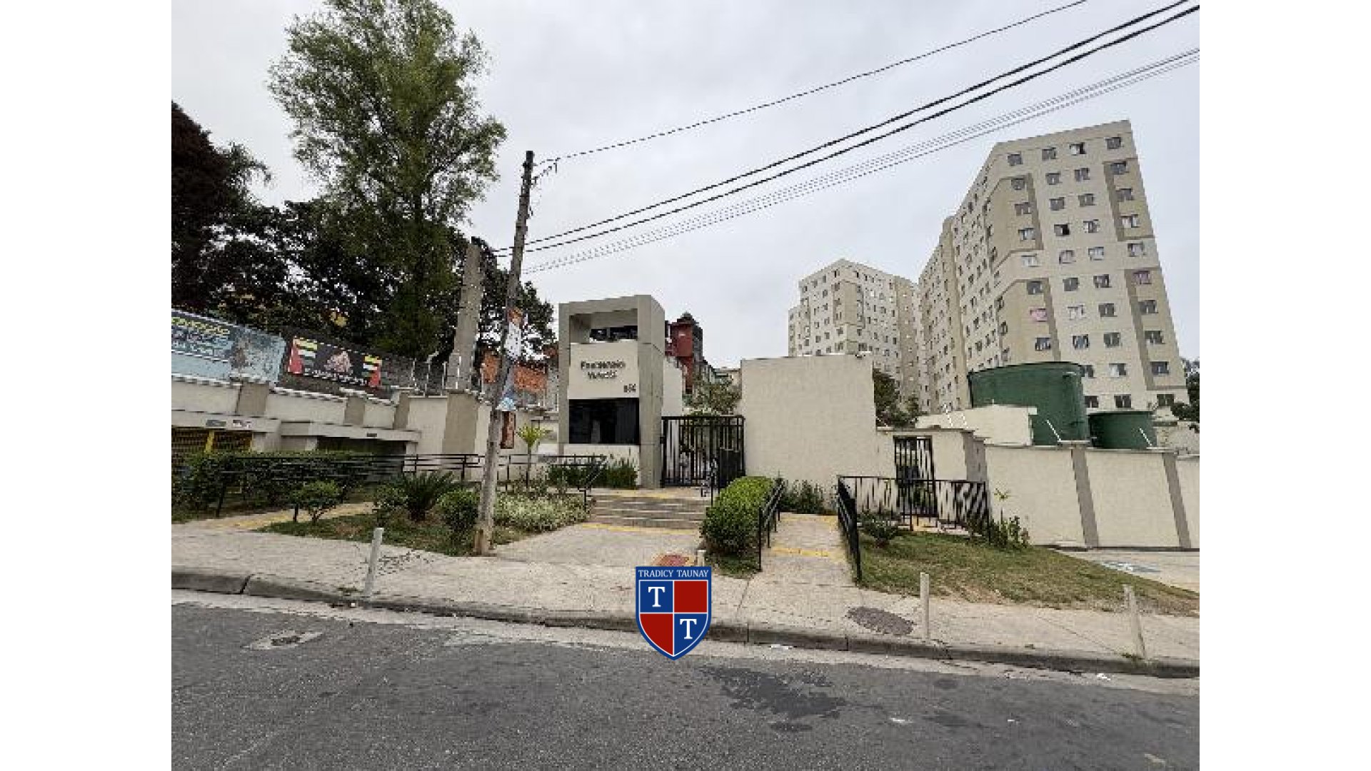 Foto 1 de APARTAMENTO em GUAIANAZES - Imóvel Retomado Caixa