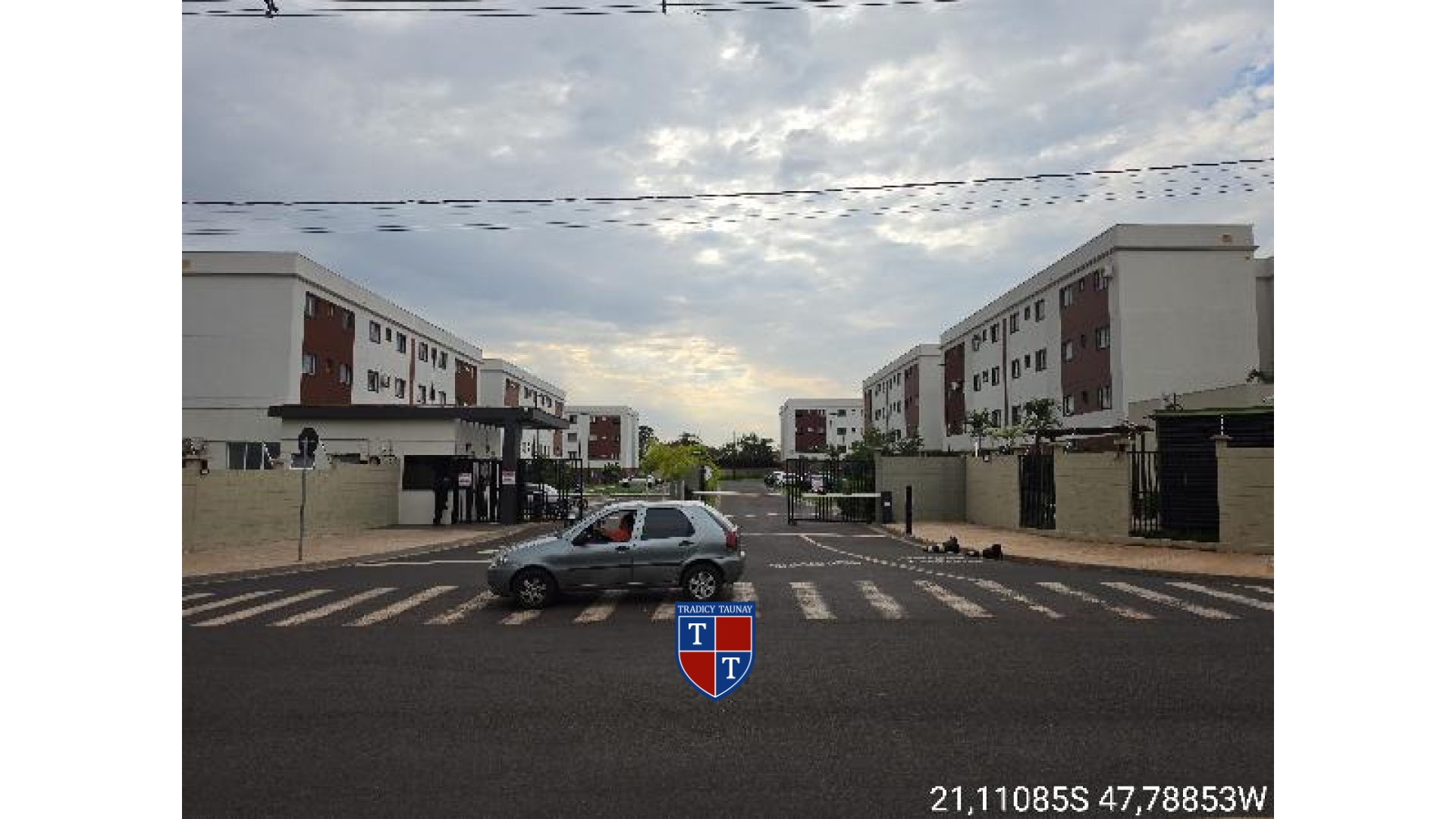 APARTAMENTO em QUINTINO FACCI II