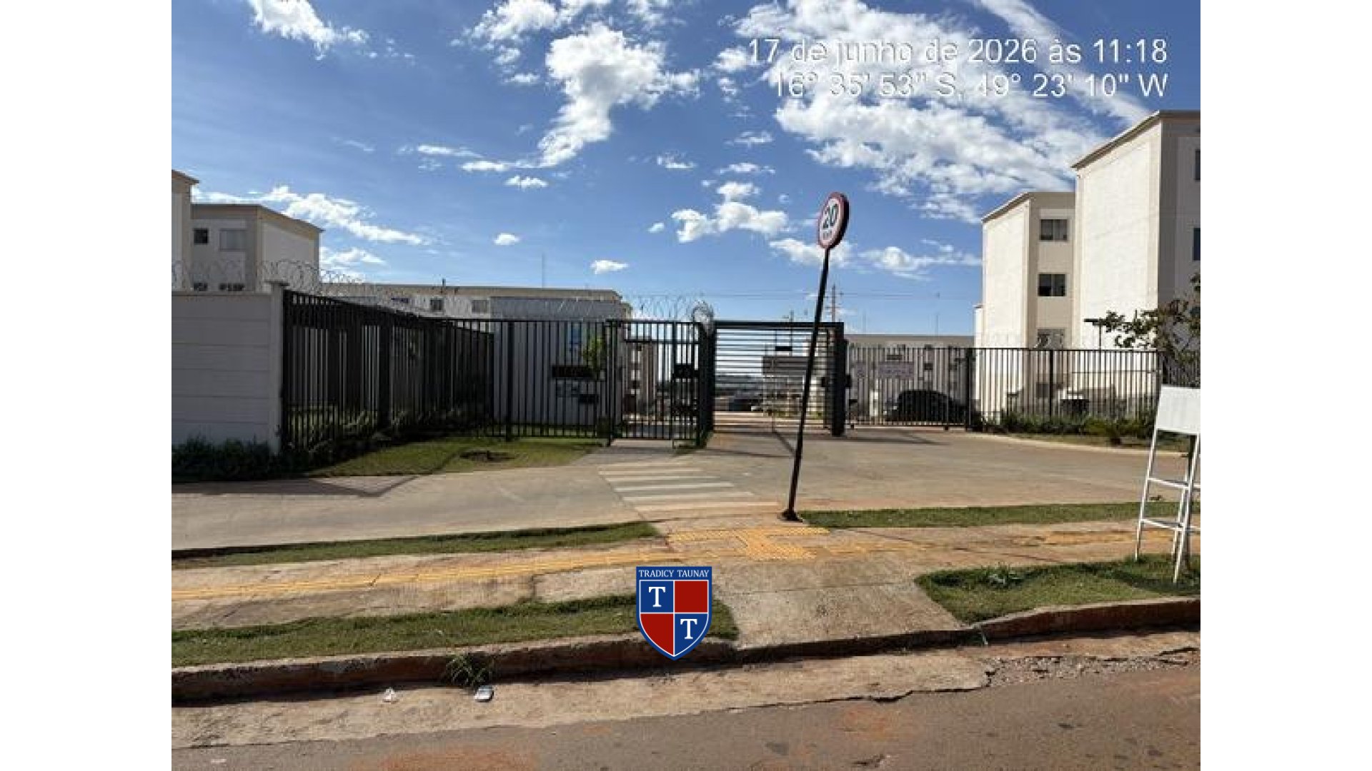 Foto 1 de APARTAMENTO em RESIDENCIAL FLORES DO CERRADO - Imóvel Retomado Caixa