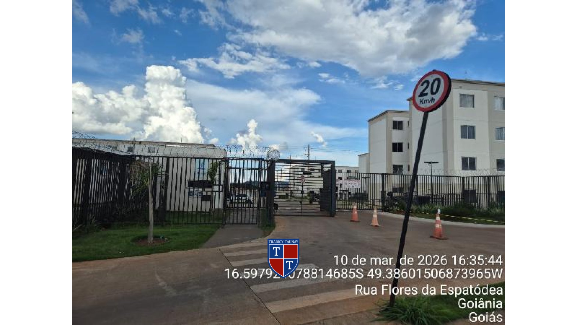 Foto 1 de APARTAMENTO em RESIDENCIAL FLORES DO CERRADO - Imóvel Retomado Caixa