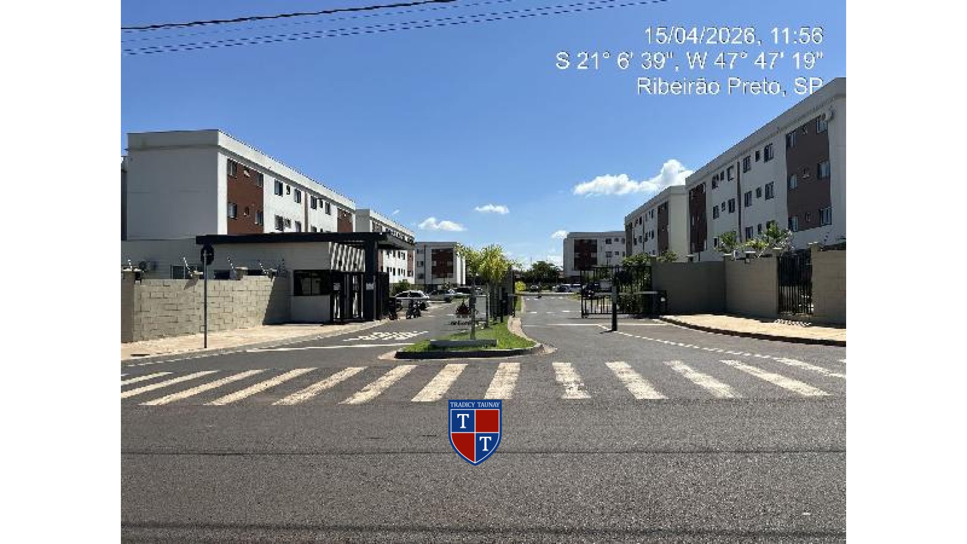 APARTAMENTO em QUINTINO FACCI II