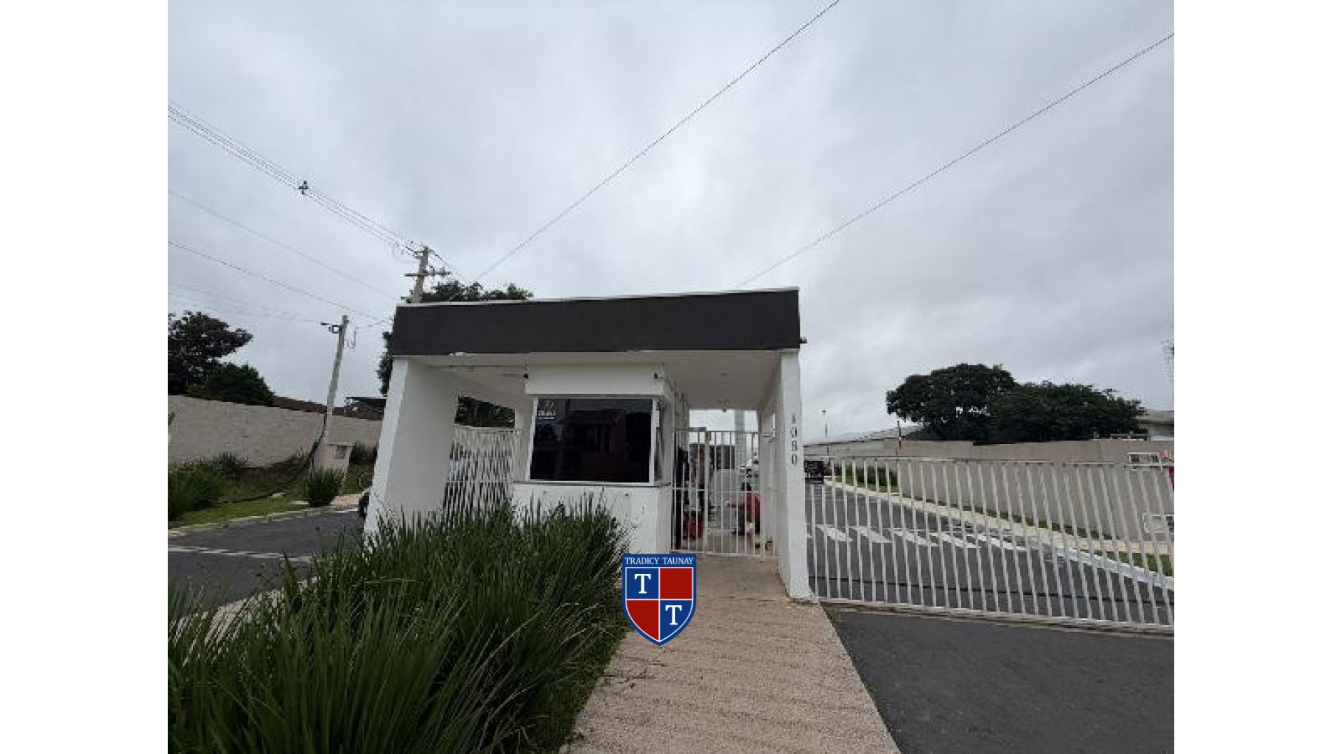 Foto 1 de APARTAMENTO em OURO VERDE - Imóvel Retomado Caixa