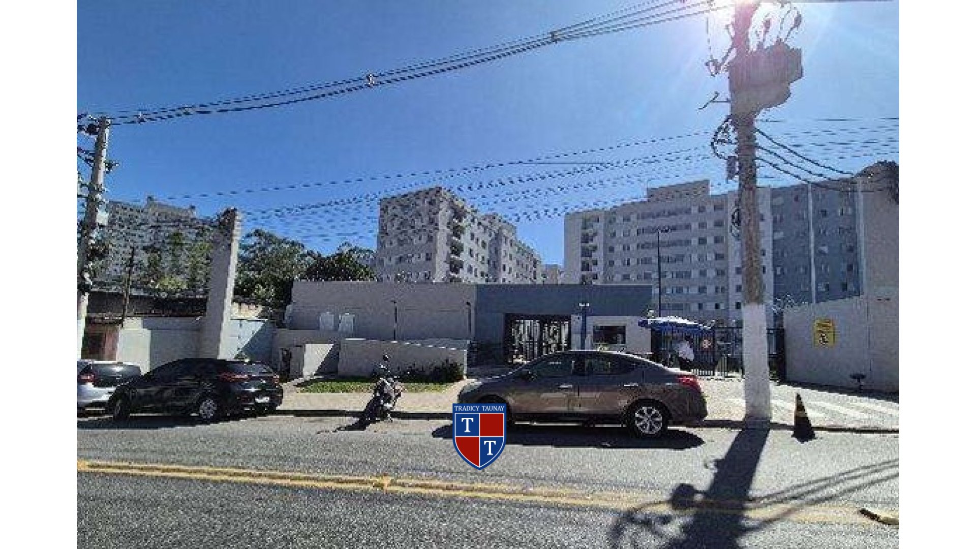 APARTAMENTO em PARQUE COLONIAL