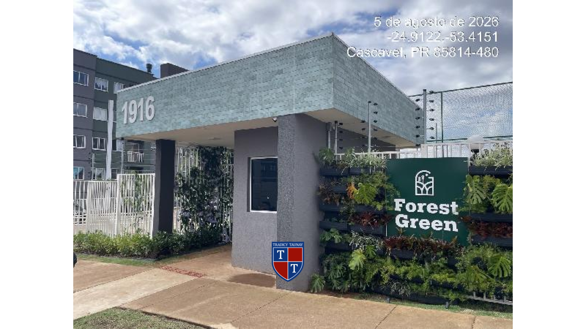 APARTAMENTO em FLORESTA