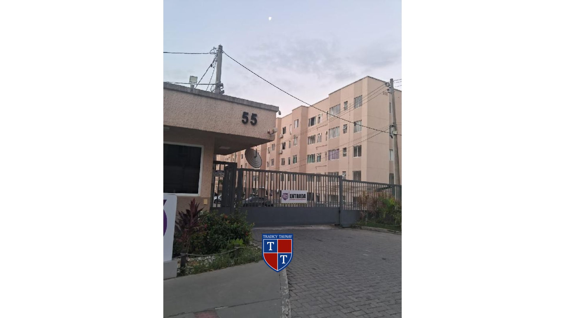 APARTAMENTO em SANTA CRUZ