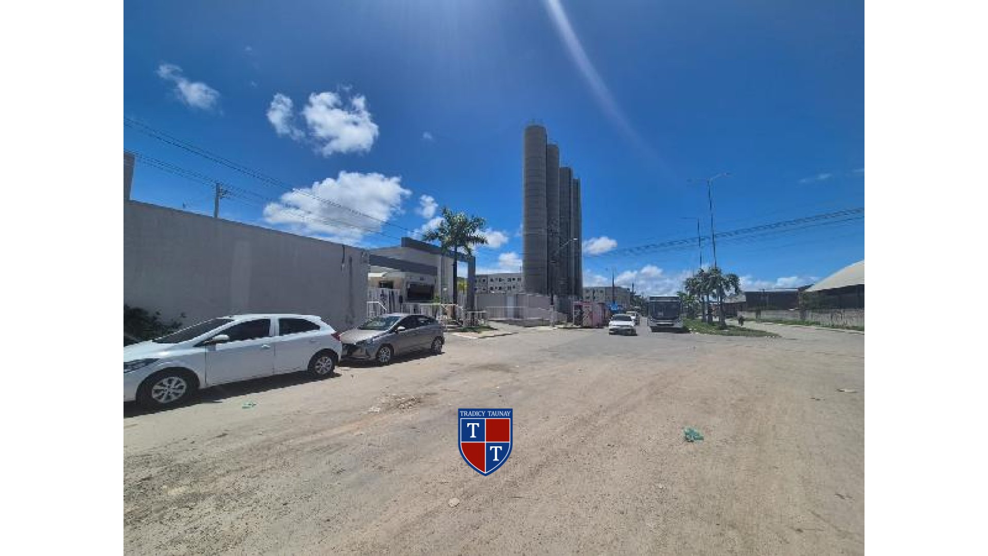 Foto 1 de APARTAMENTO em CANDEIAS - Imóvel Retomado Caixa