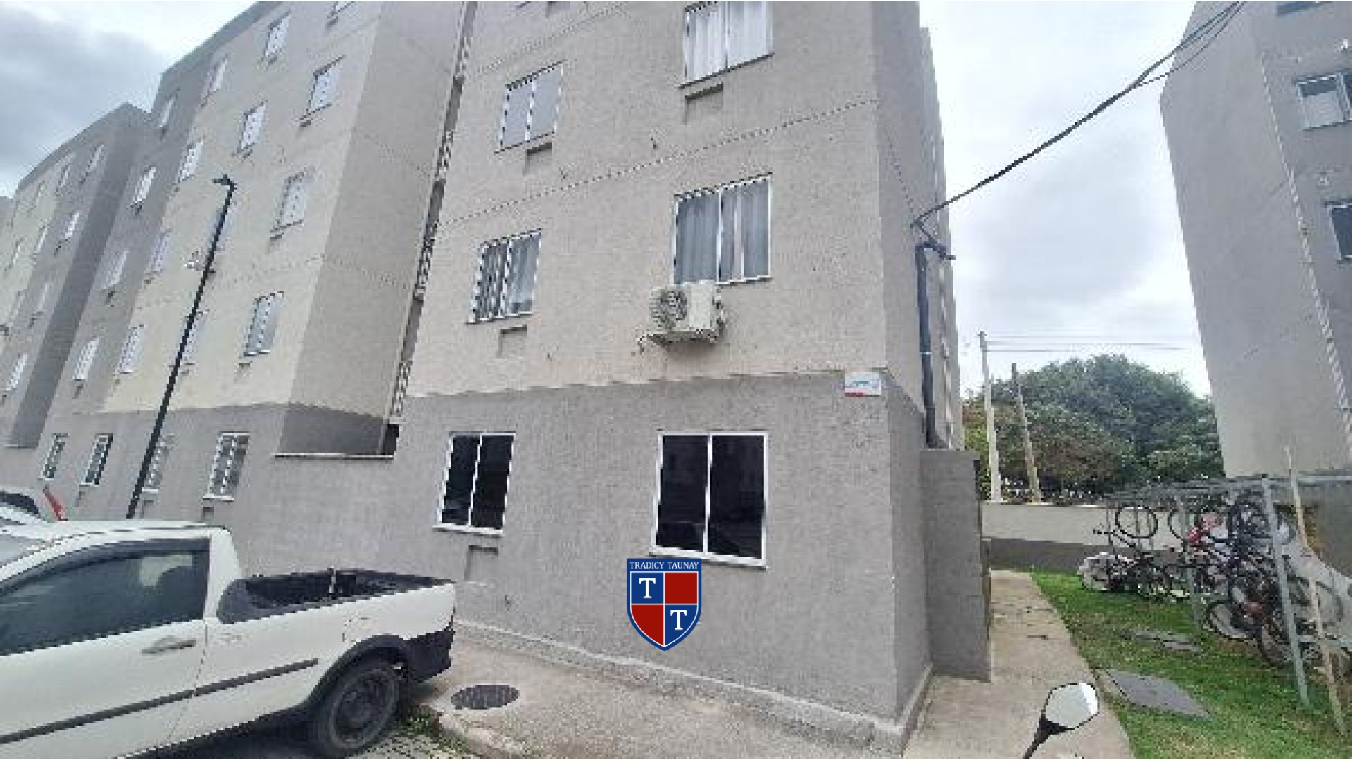 APARTAMENTO em GUARATIBA