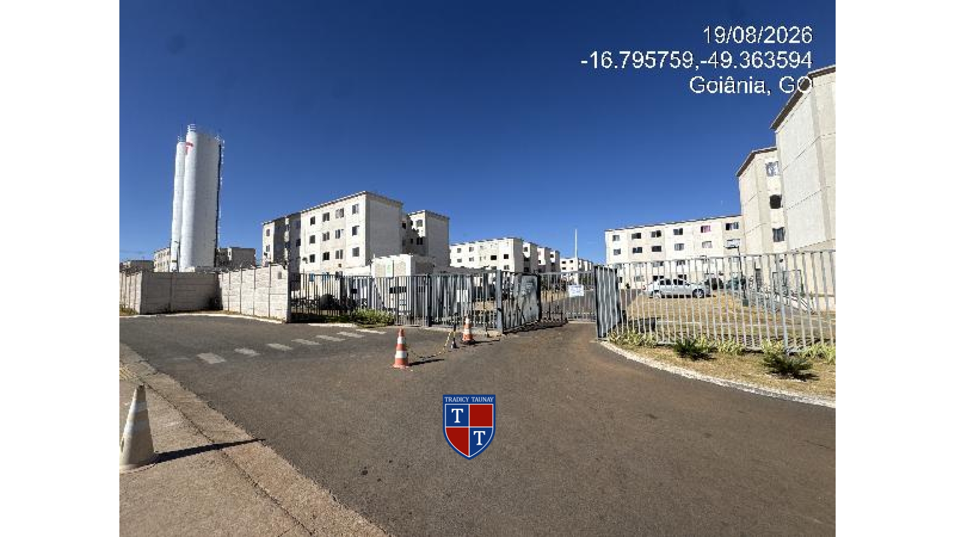 APARTAMENTO em RESIDENCIAL PORTO DOURADO