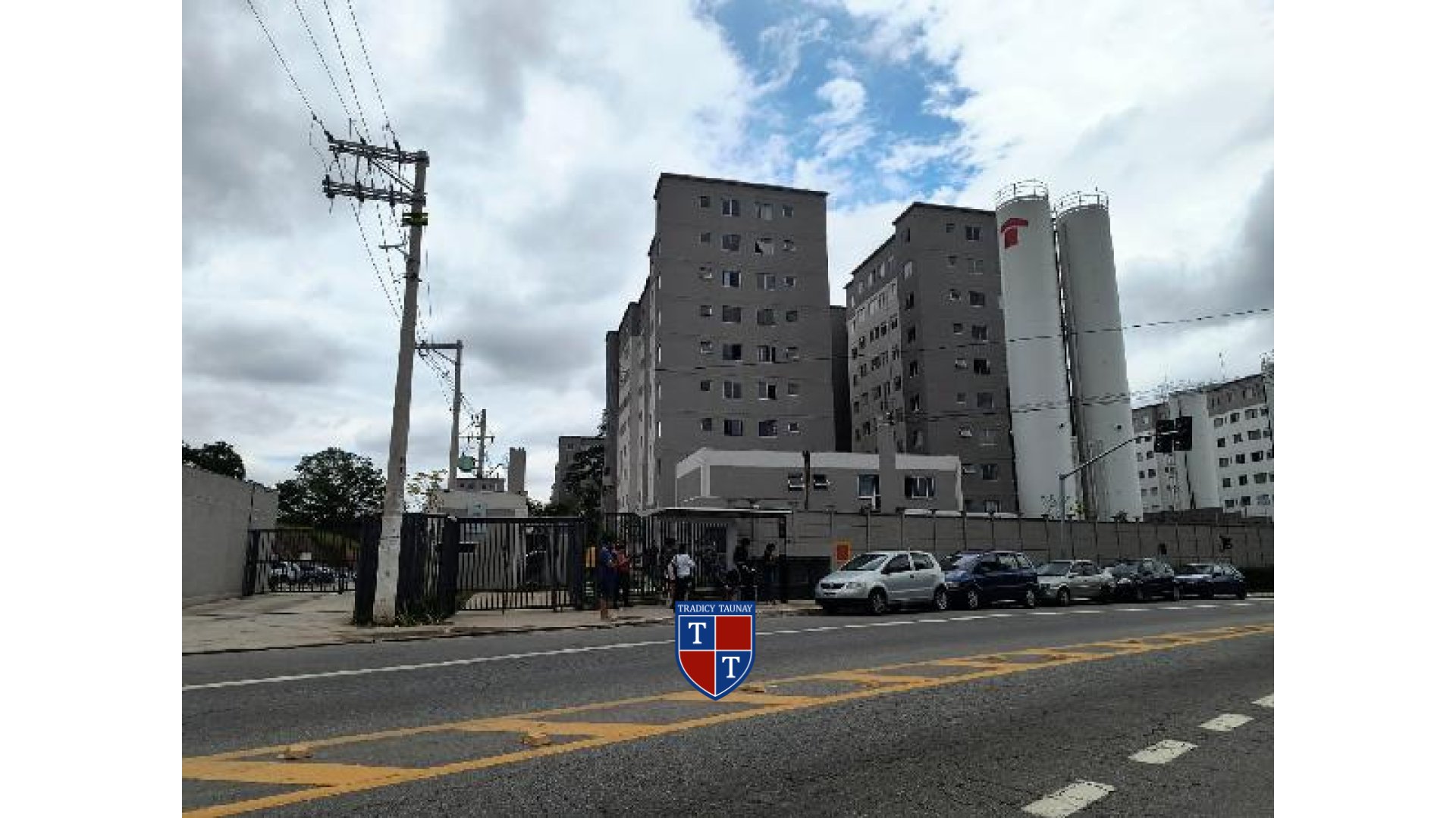 APARTAMENTO em JARDIM HELIAN