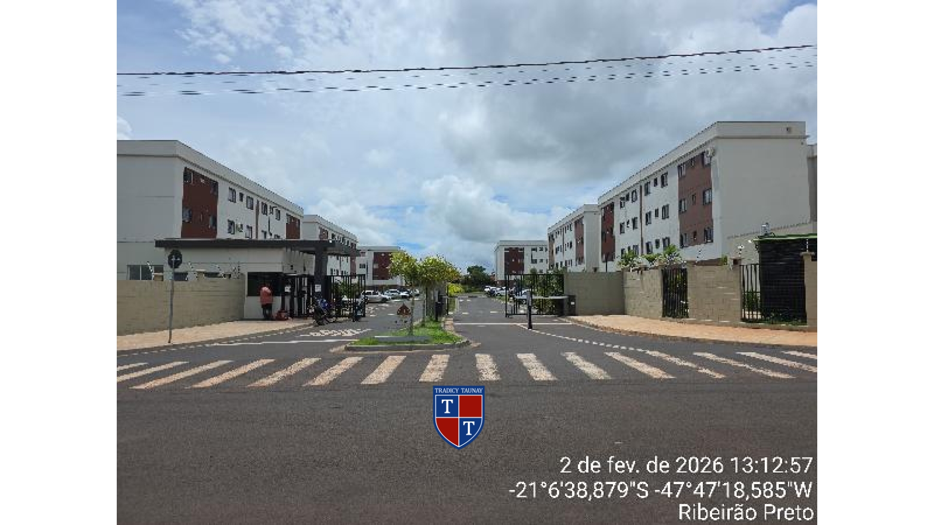 APARTAMENTO em QUINTINO FACCI II