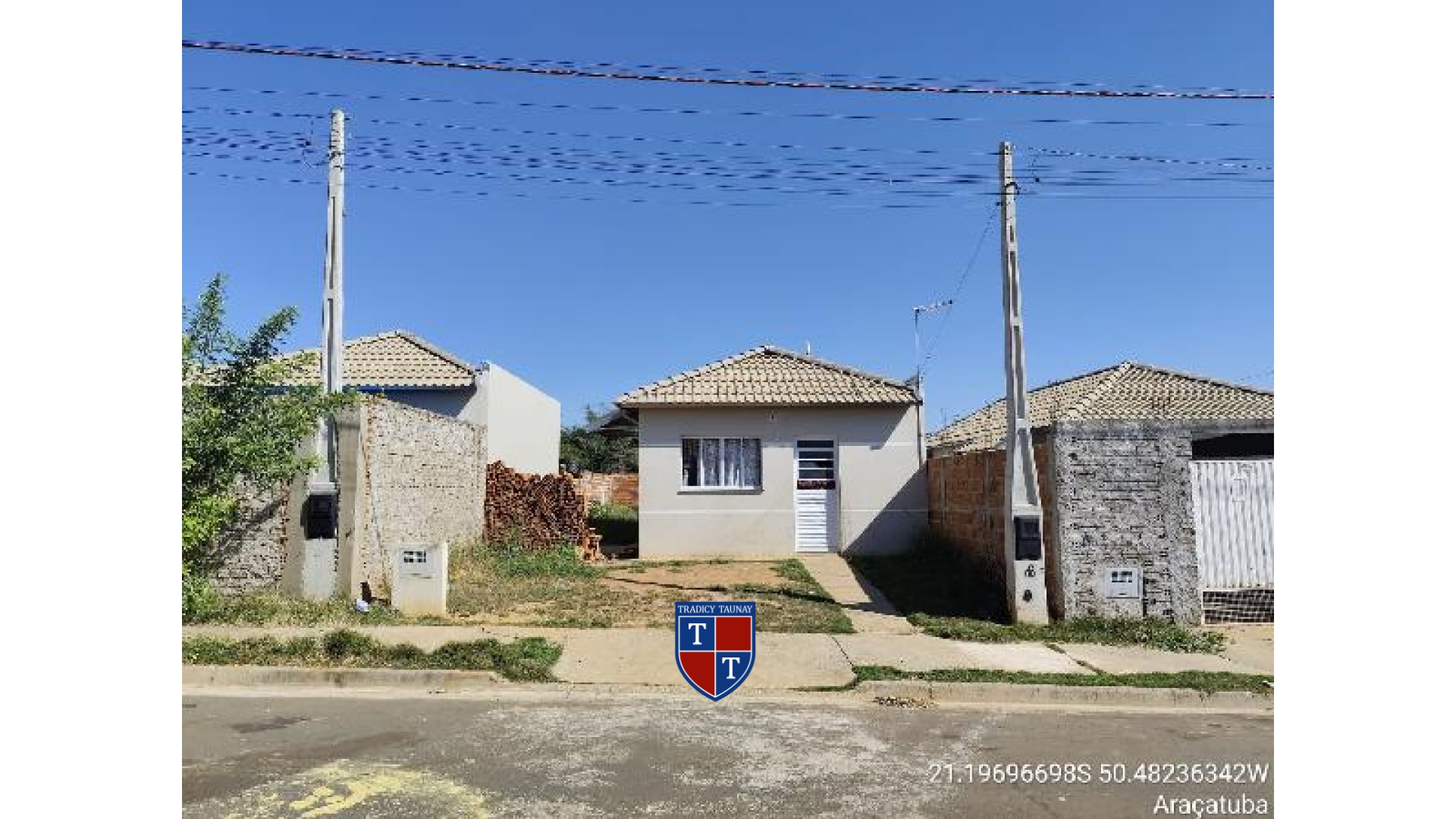 CASA em CONJUNTO HABITACIONAL LUANA II