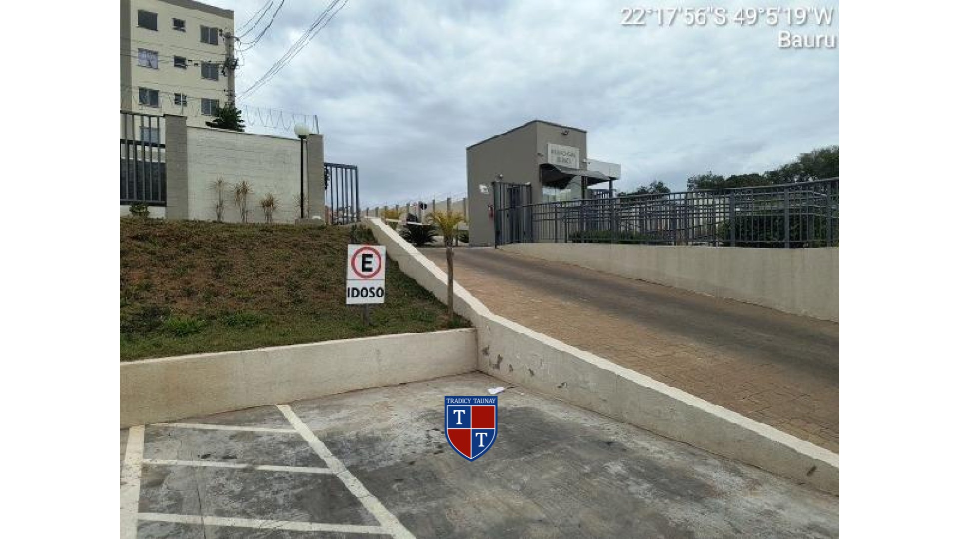 Foto 1 de APARTAMENTO em JARDIM GODOY - Imóvel Retomado Caixa