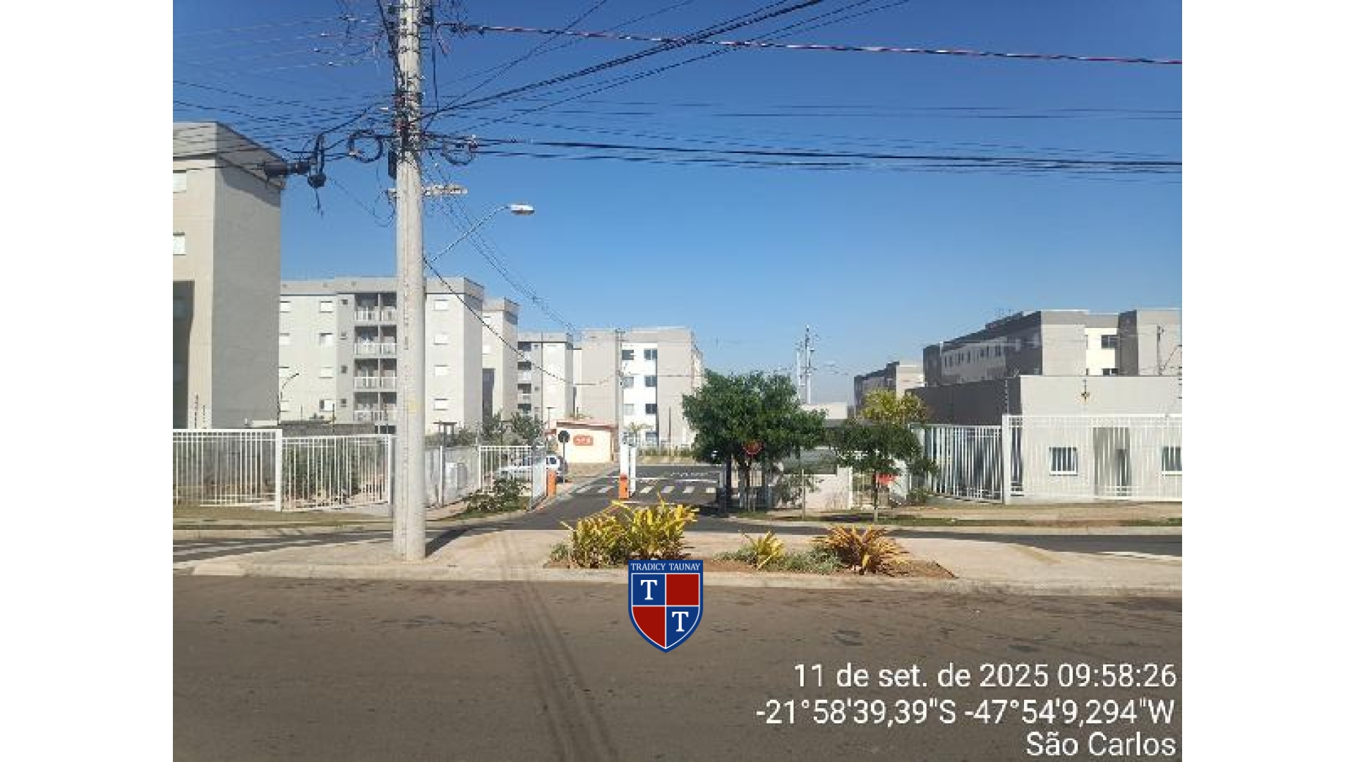 APARTAMENTO em JARDIM JOCKEY CLUBE