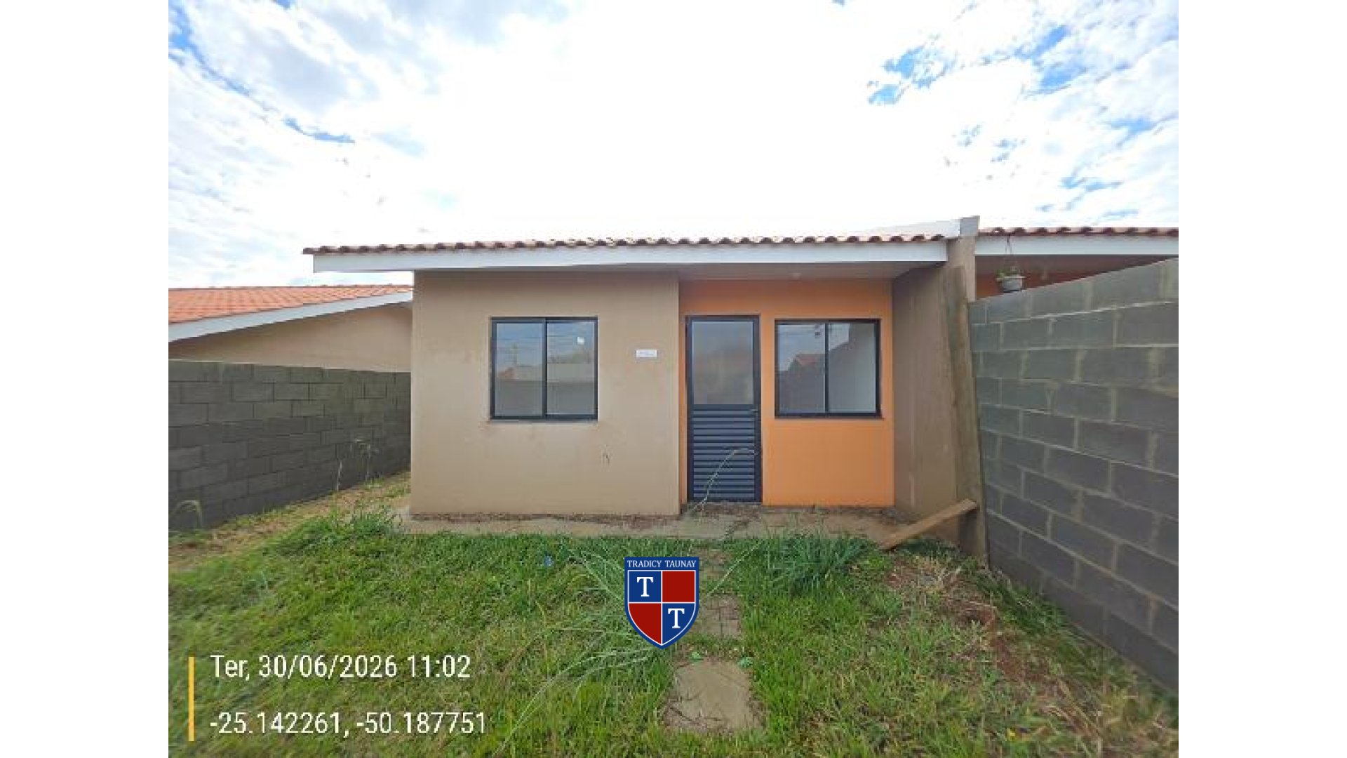 Foto 1 de CASA em COLONIA DONA LUIZA - Imóvel Retomado Caixa