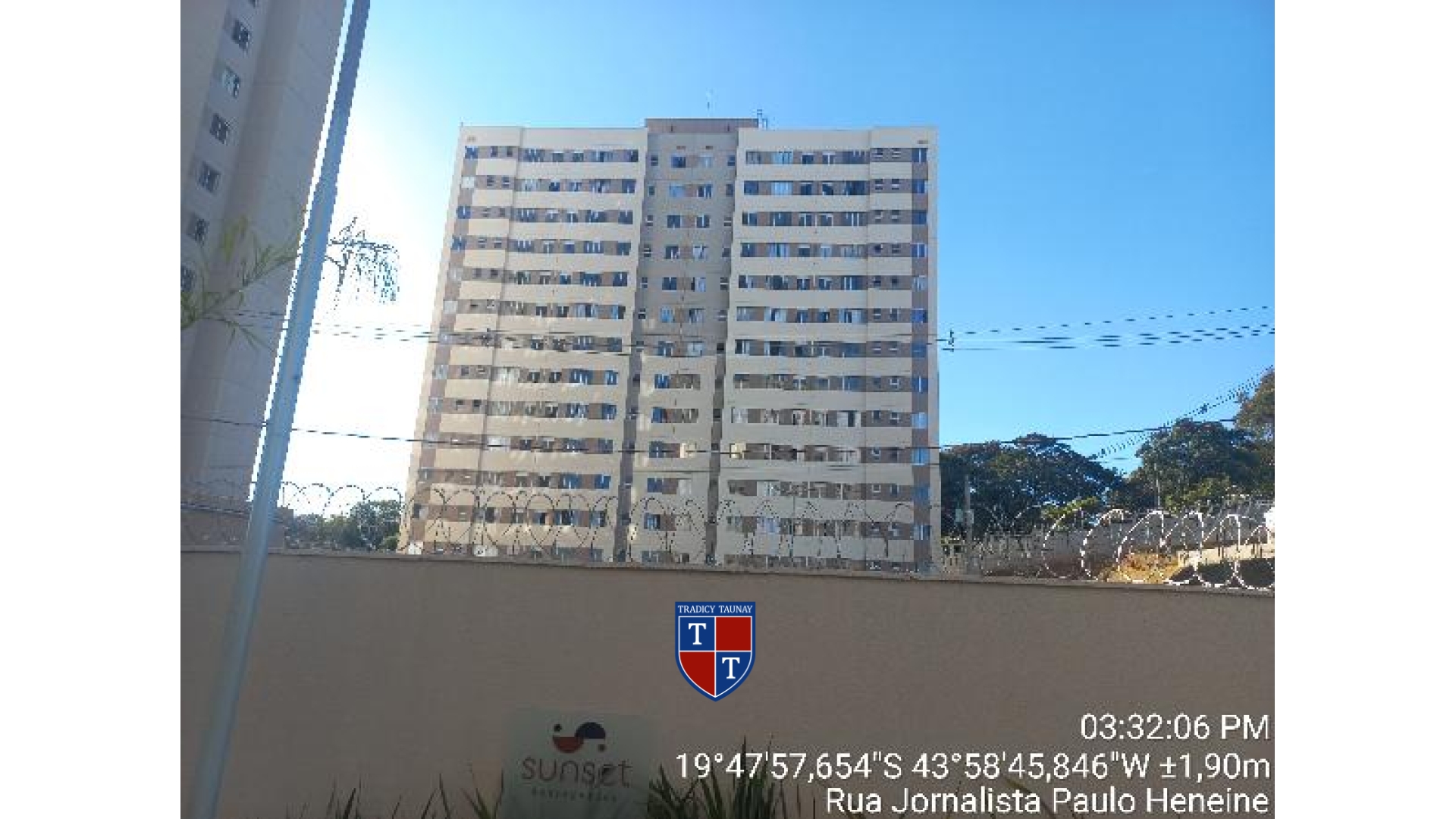 APARTAMENTO em MANTIQUEIRA