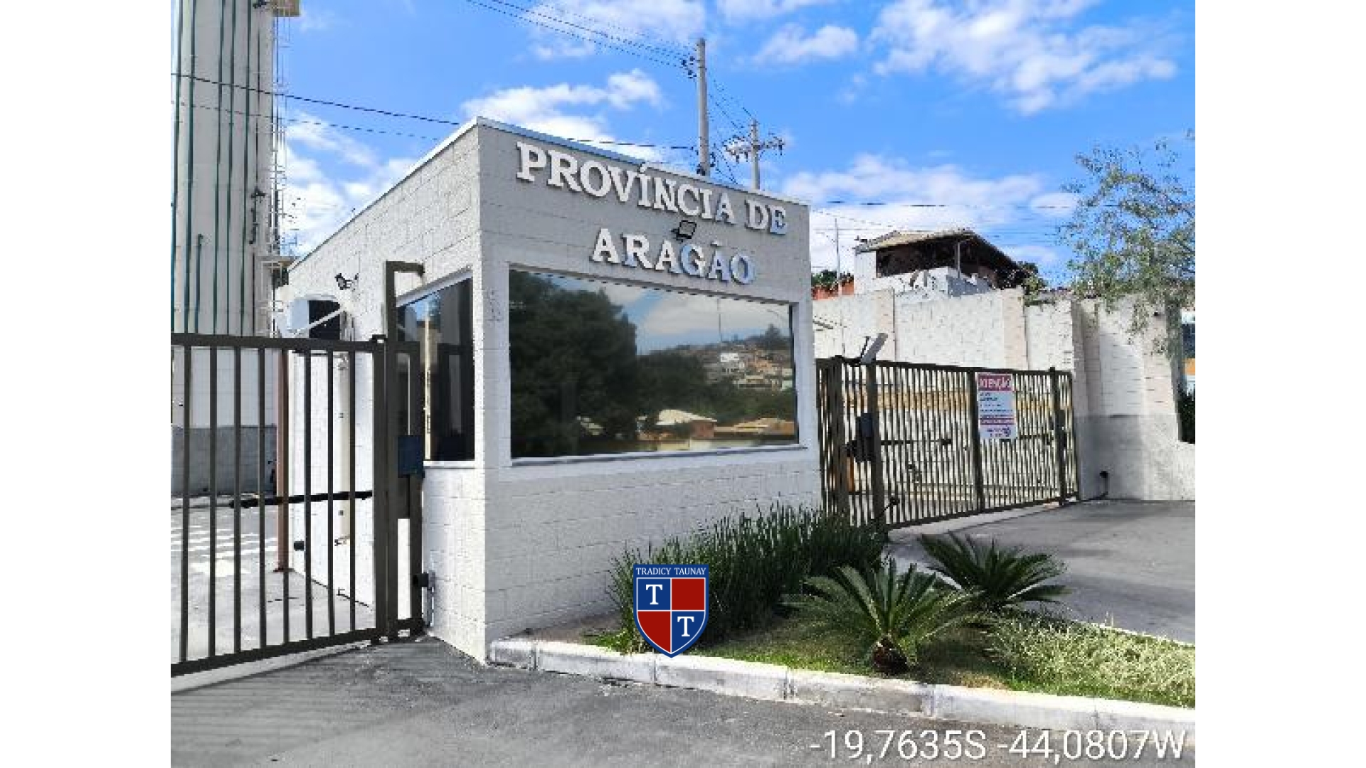 APARTAMENTO em DONA CLARA